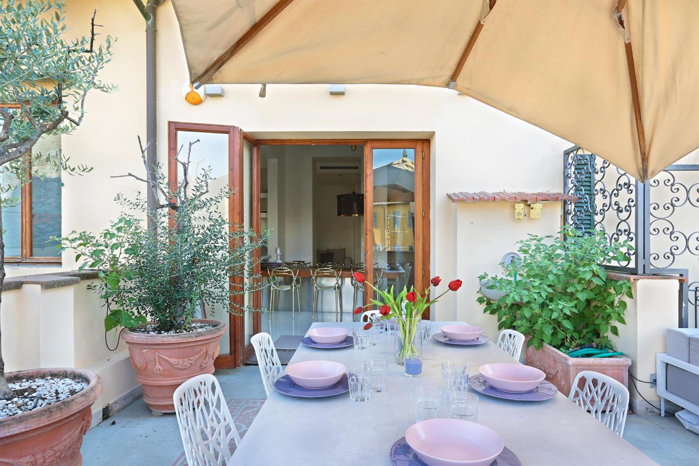 LUXURY suite with amazing Terrace in Florence-hosted by Sweetstay