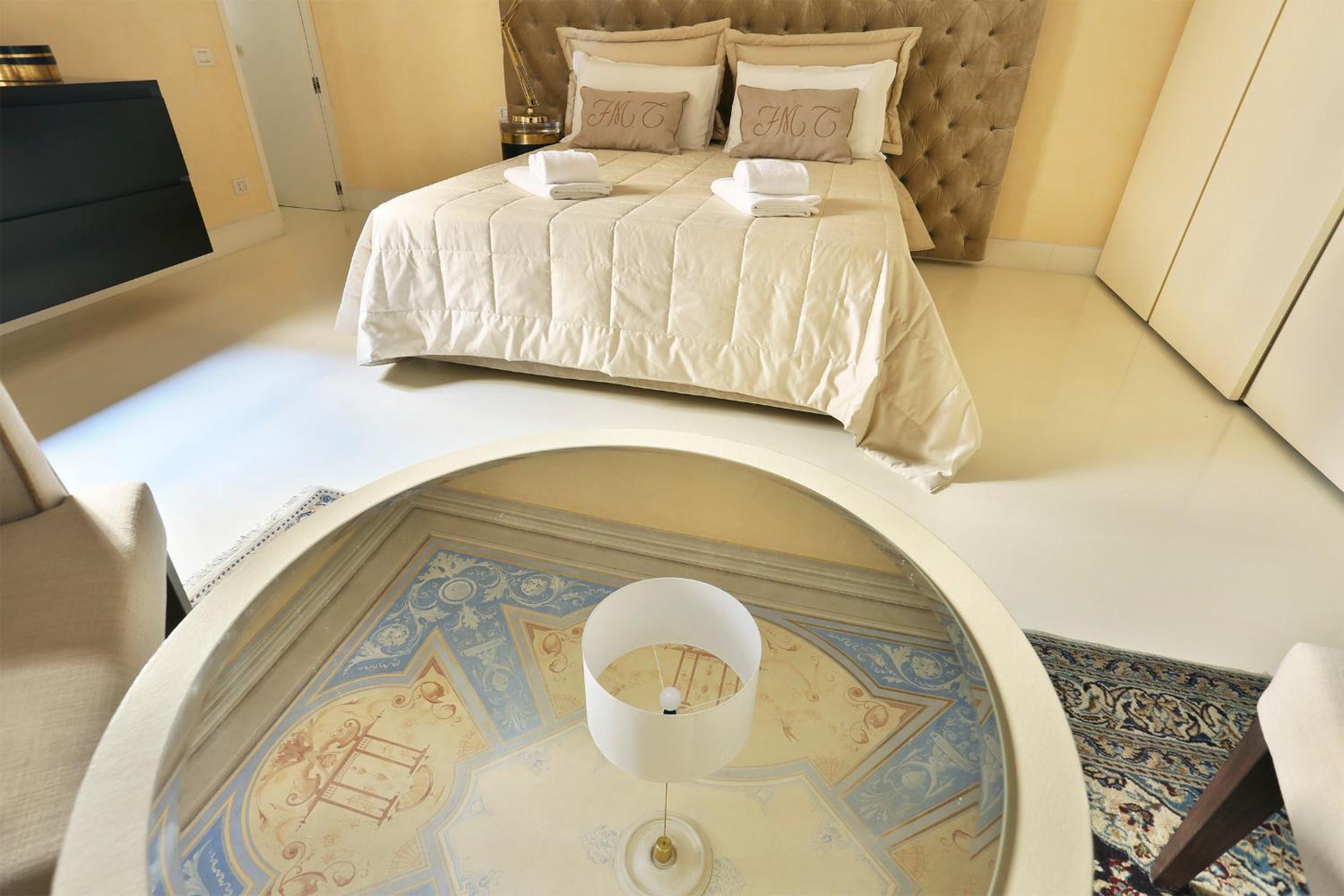 LUXURY suite with amazing Terrace in Florence-hosted by Sweetstay