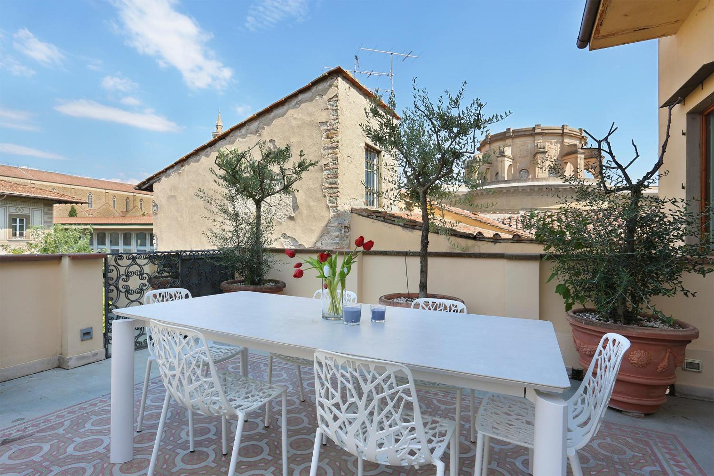 LUXURY suite with amazing Terrace in Florence-hosted by Sweetstay