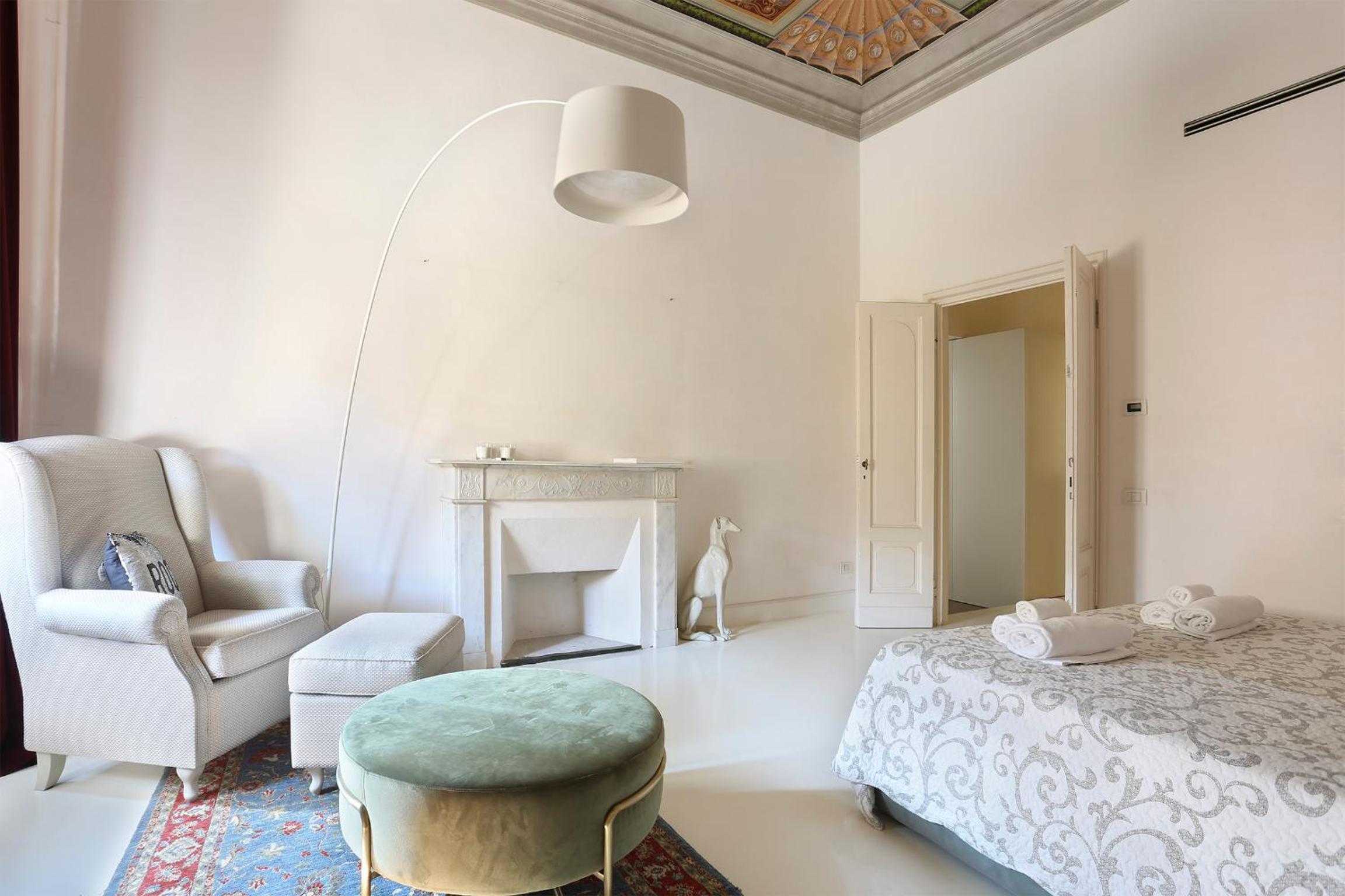 LUXURY suite with amazing Terrace in Florence-hosted by Sweetstay