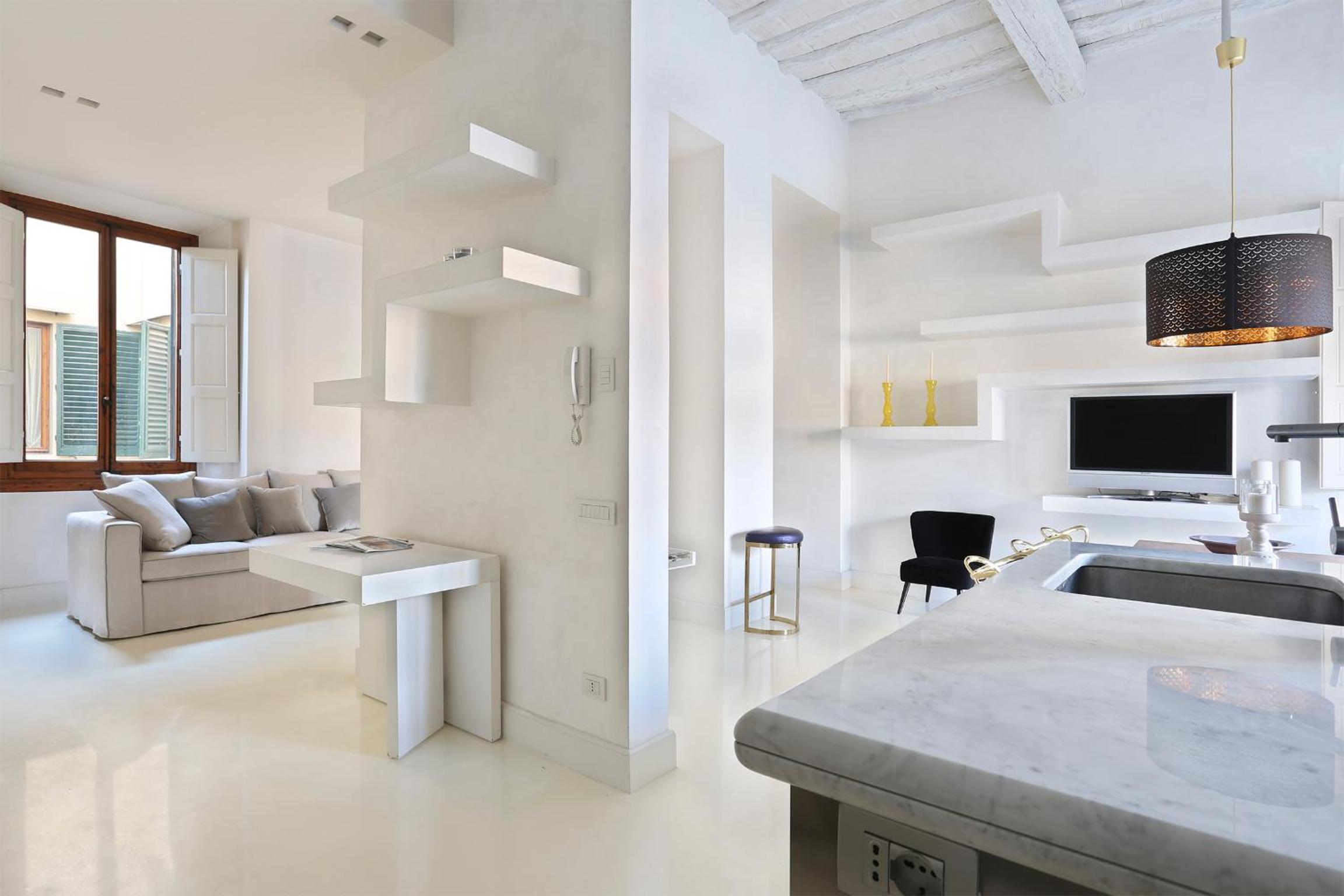 LUXURY suite with amazing Terrace in Florence-hosted by Sweetstay