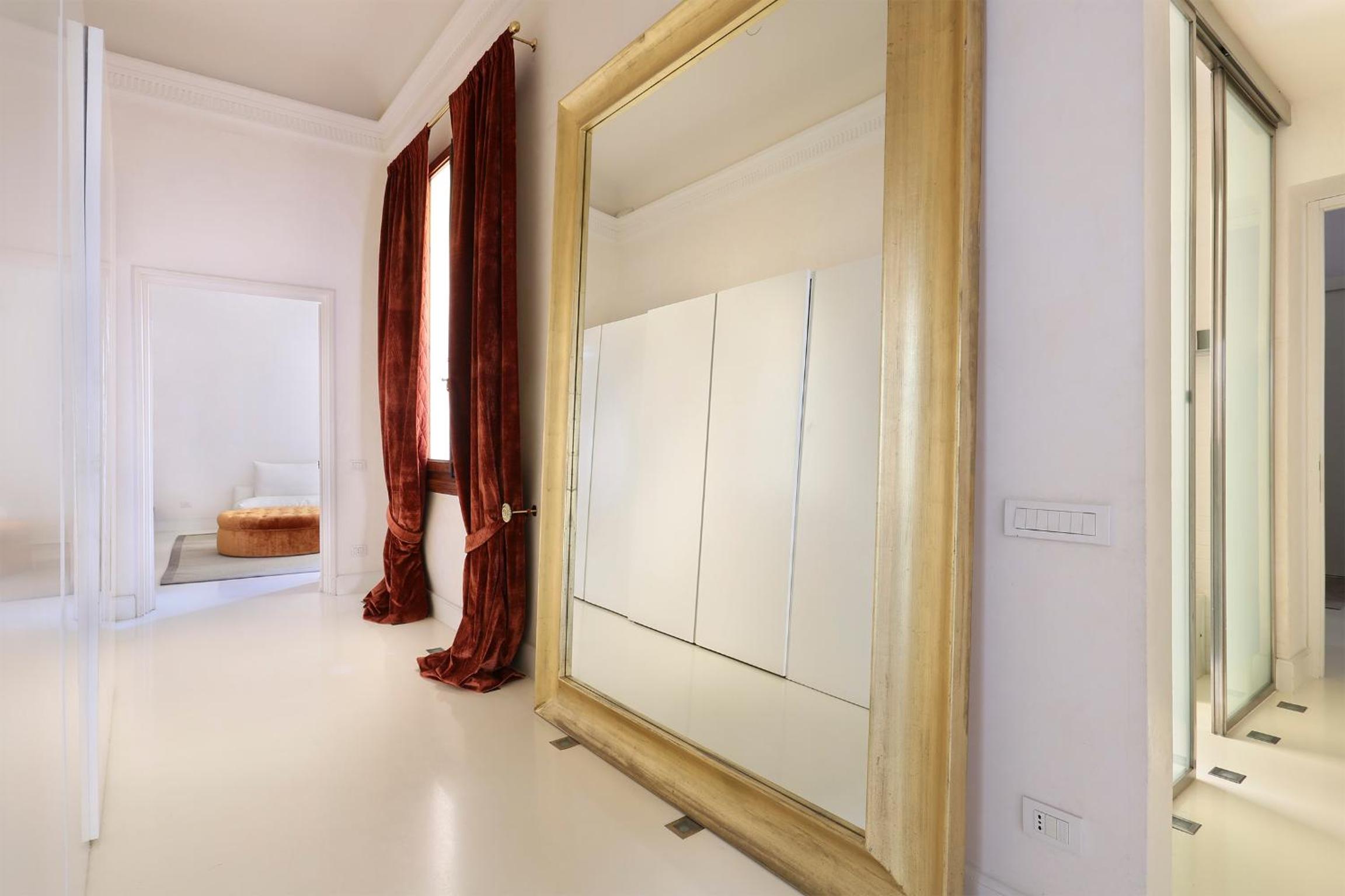 LUXURY suite with amazing Terrace in Florence-hosted by Sweetstay
