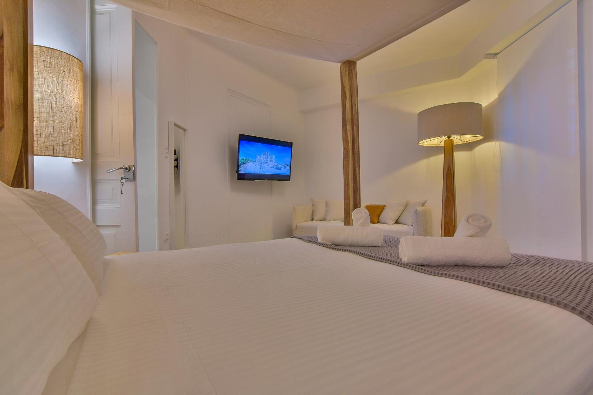 Art Pantheon - Suites & Apartments