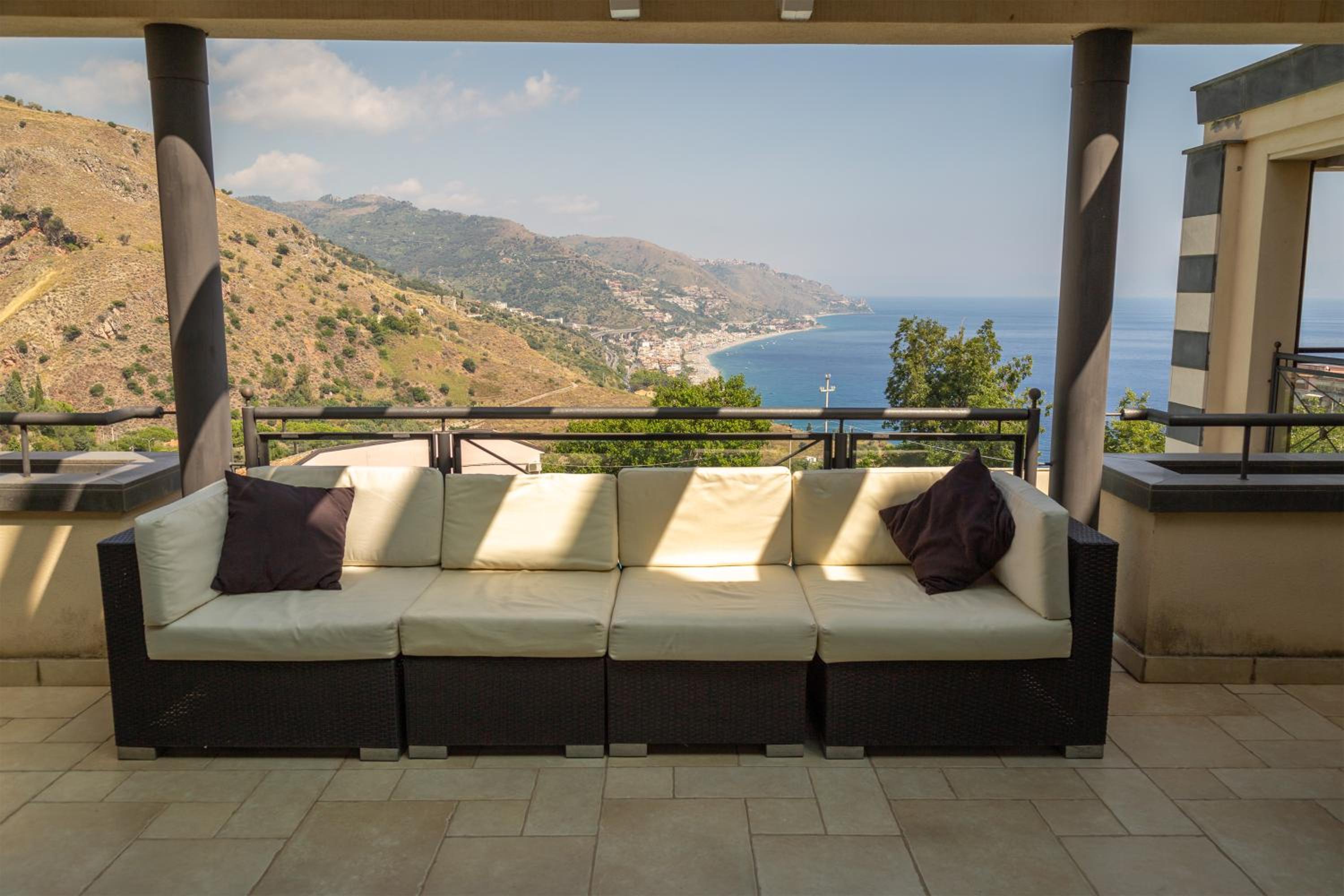 Hotel Ninfa Apartment - Taormina Holidays - Image 1