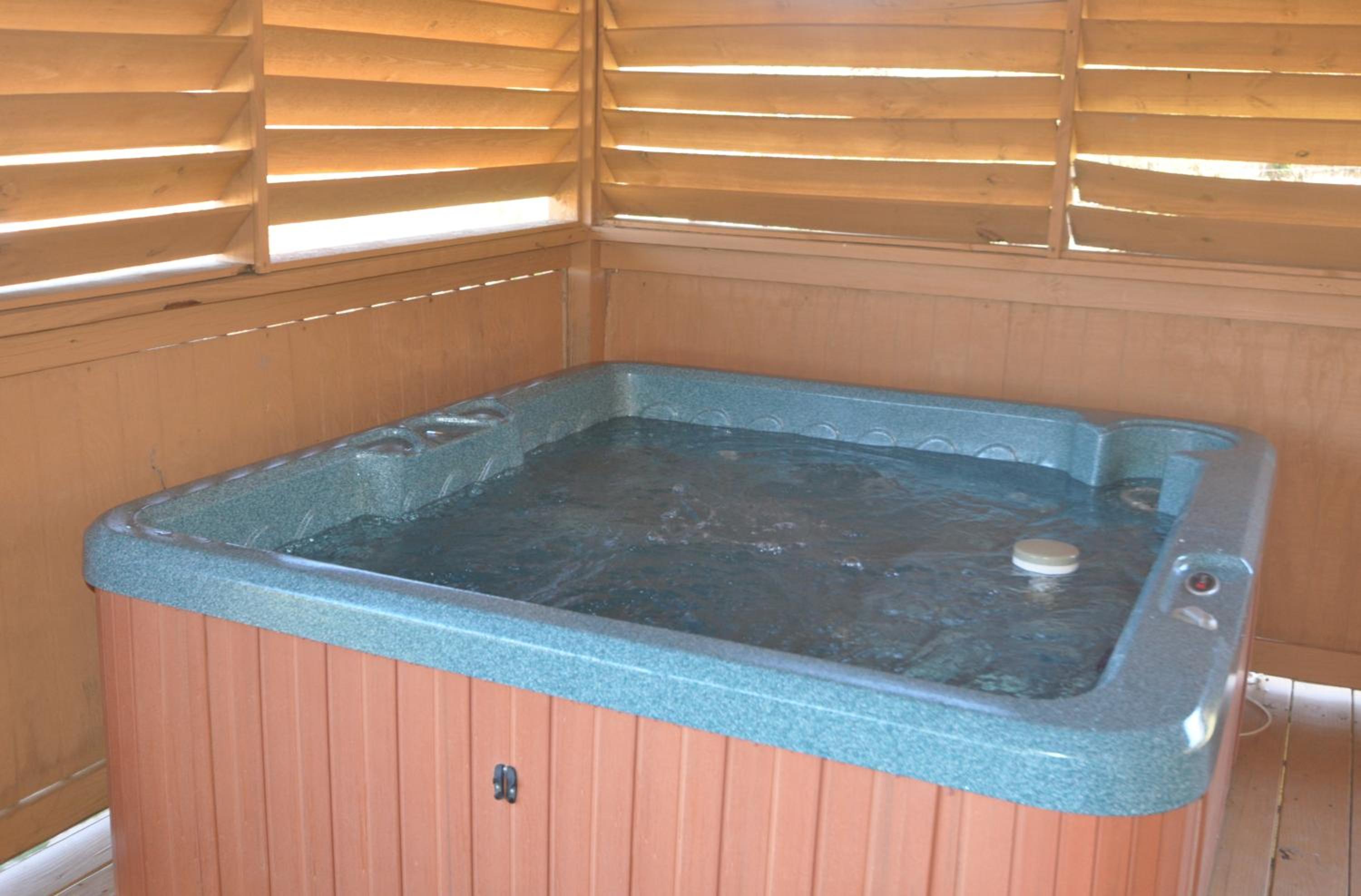 Big Sky, Breathtaking Mtn View, Free Attraction Tickets, Pool Table, Hot Tub, WIFI, Fire Pit!!! view 5