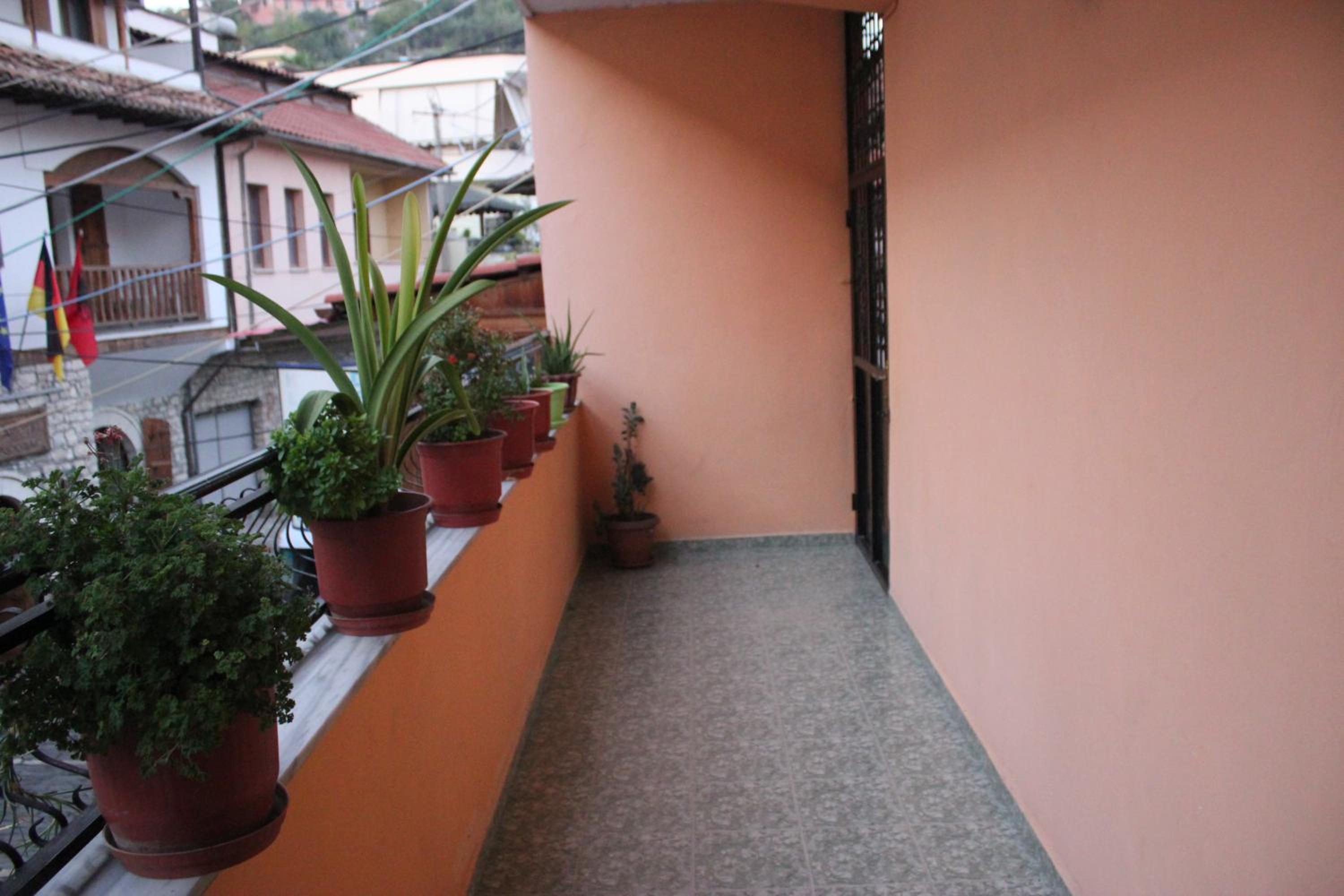 Unejs Apartment