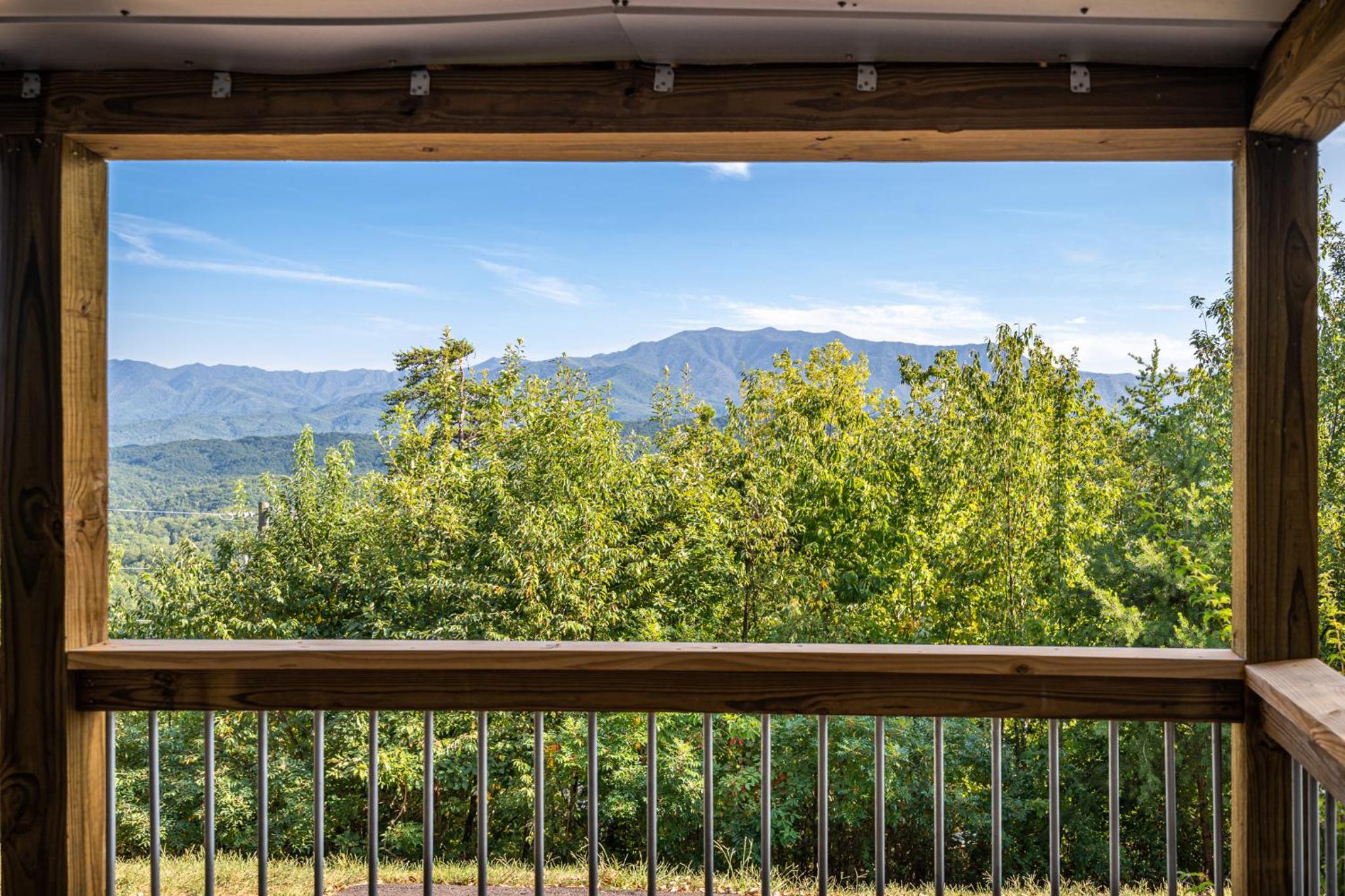 Smoky Mountain Serenity, Amazing Mountain Views 560 FREE tickets each paid day! view 4
