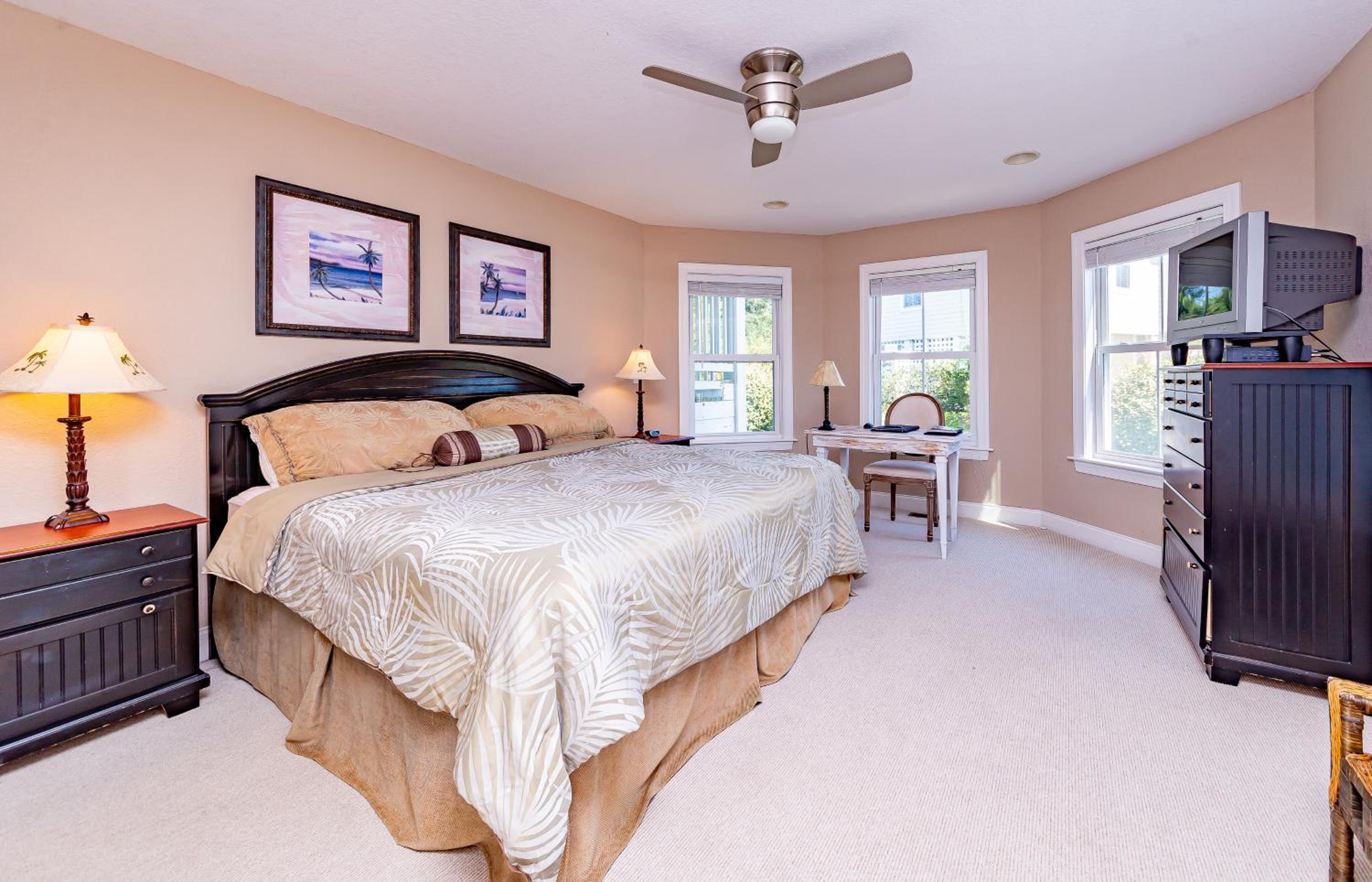 Show Boat - Kitty Hawk MP 2.5, Pool, Hot Tub, Rec Room, Pool Table, Golf Course Views view 3
