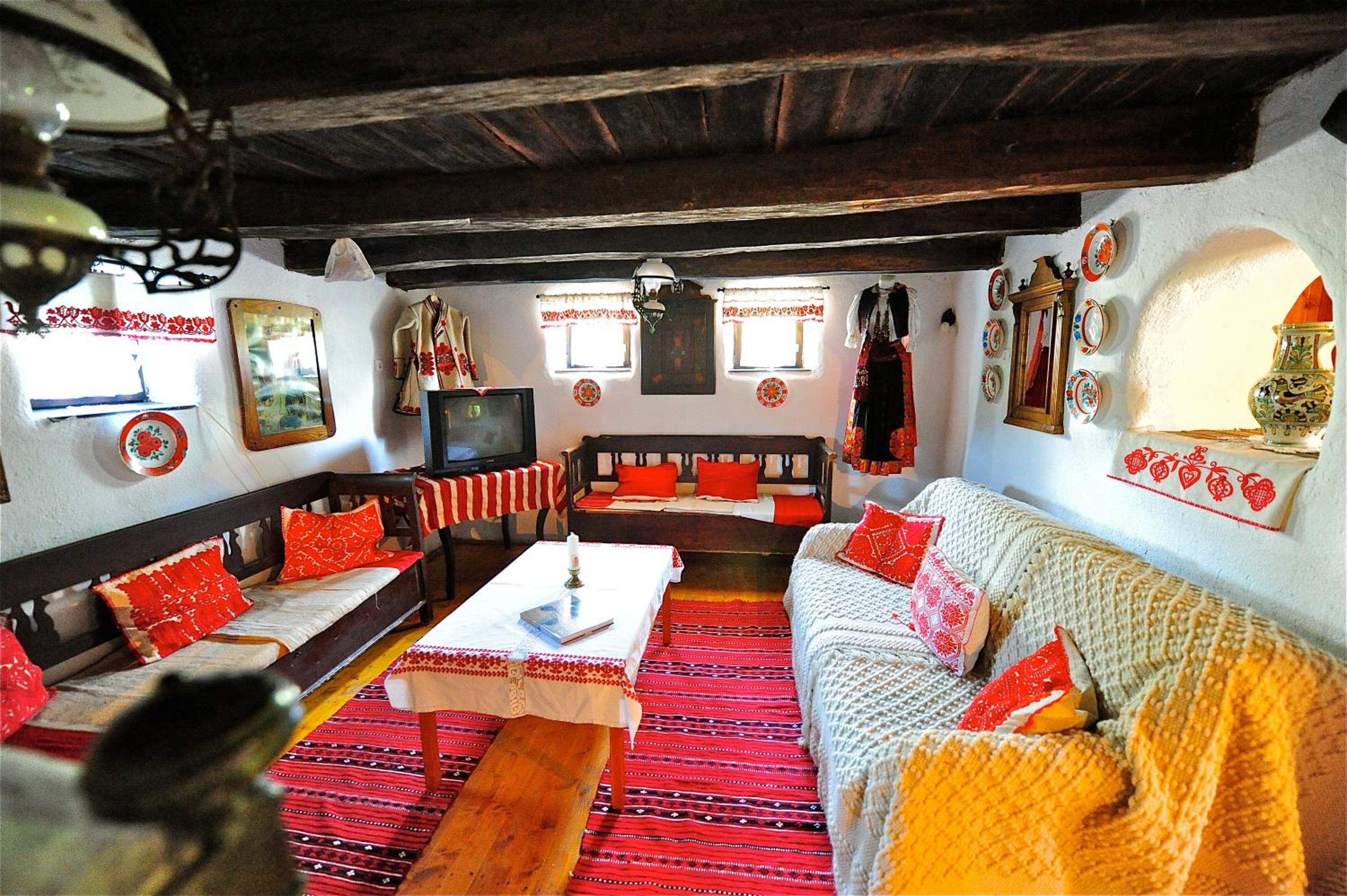 Transylvanian country house view 3