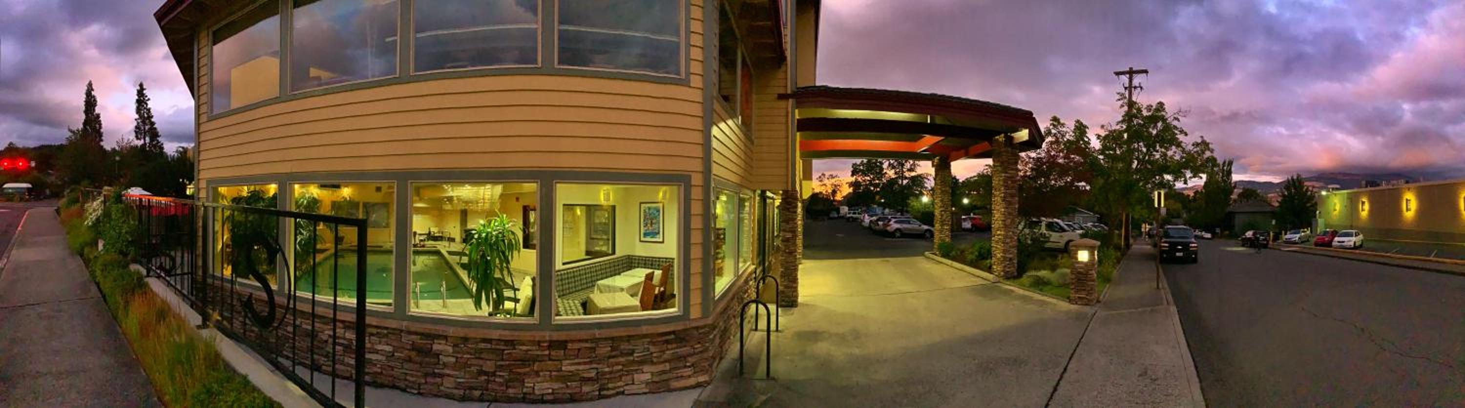 Ashland Vacations - Stratford Inn - Property Image 16