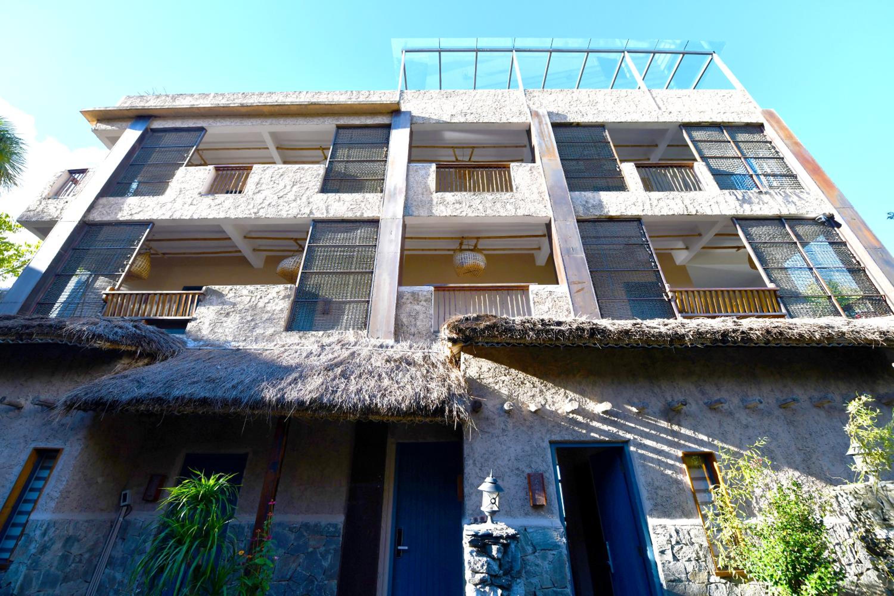 Twelve Manor Xiangdian Yuanyang Rice Terraces Retreat