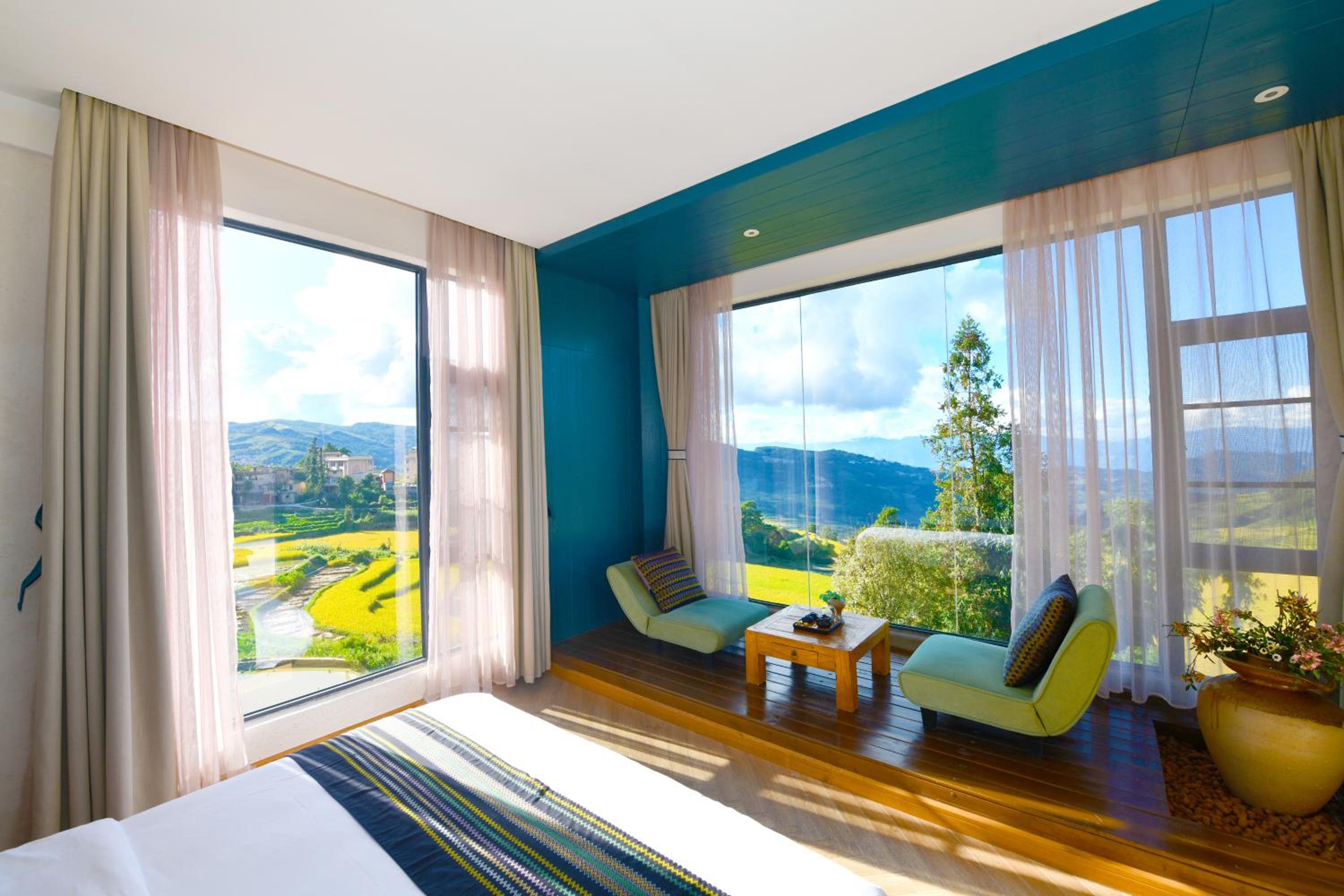 Twelve Manor Xiangdian Yuanyang Rice Terraces Retreat