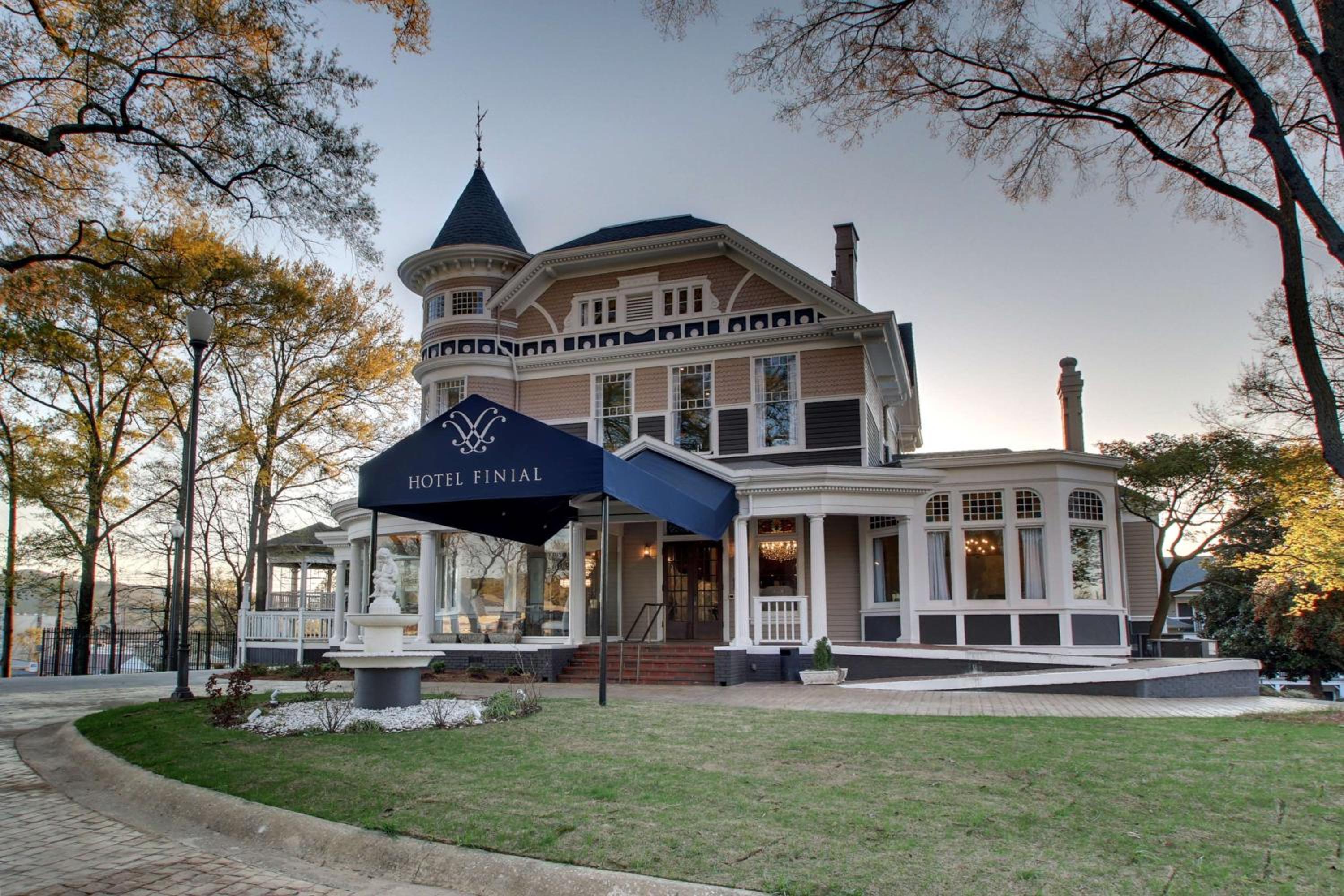Hotel Finial BW Premier Collection Oxford - Anniston - Image 1