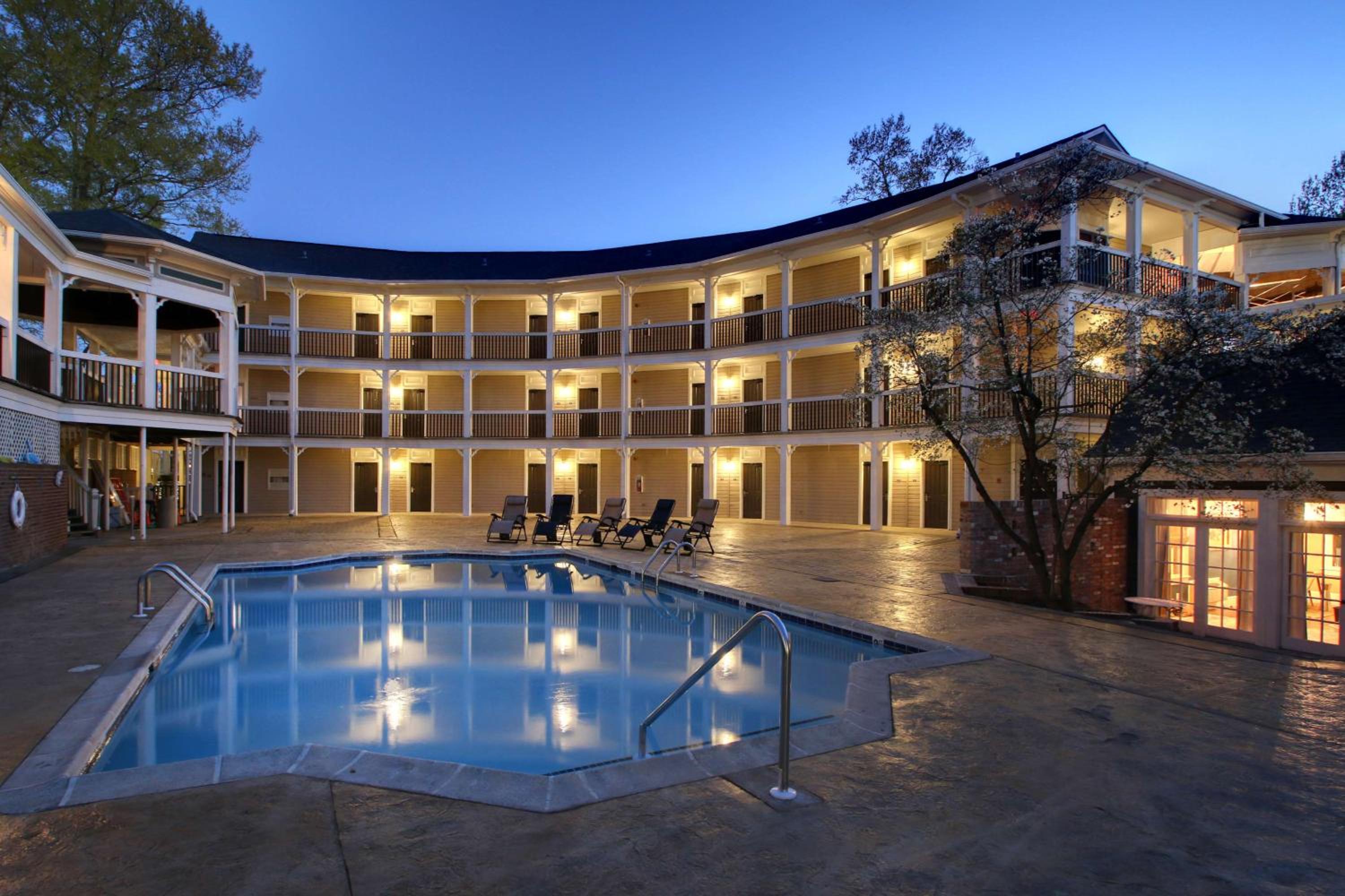 Hotel Finial BW Premier Collection Oxford - Anniston