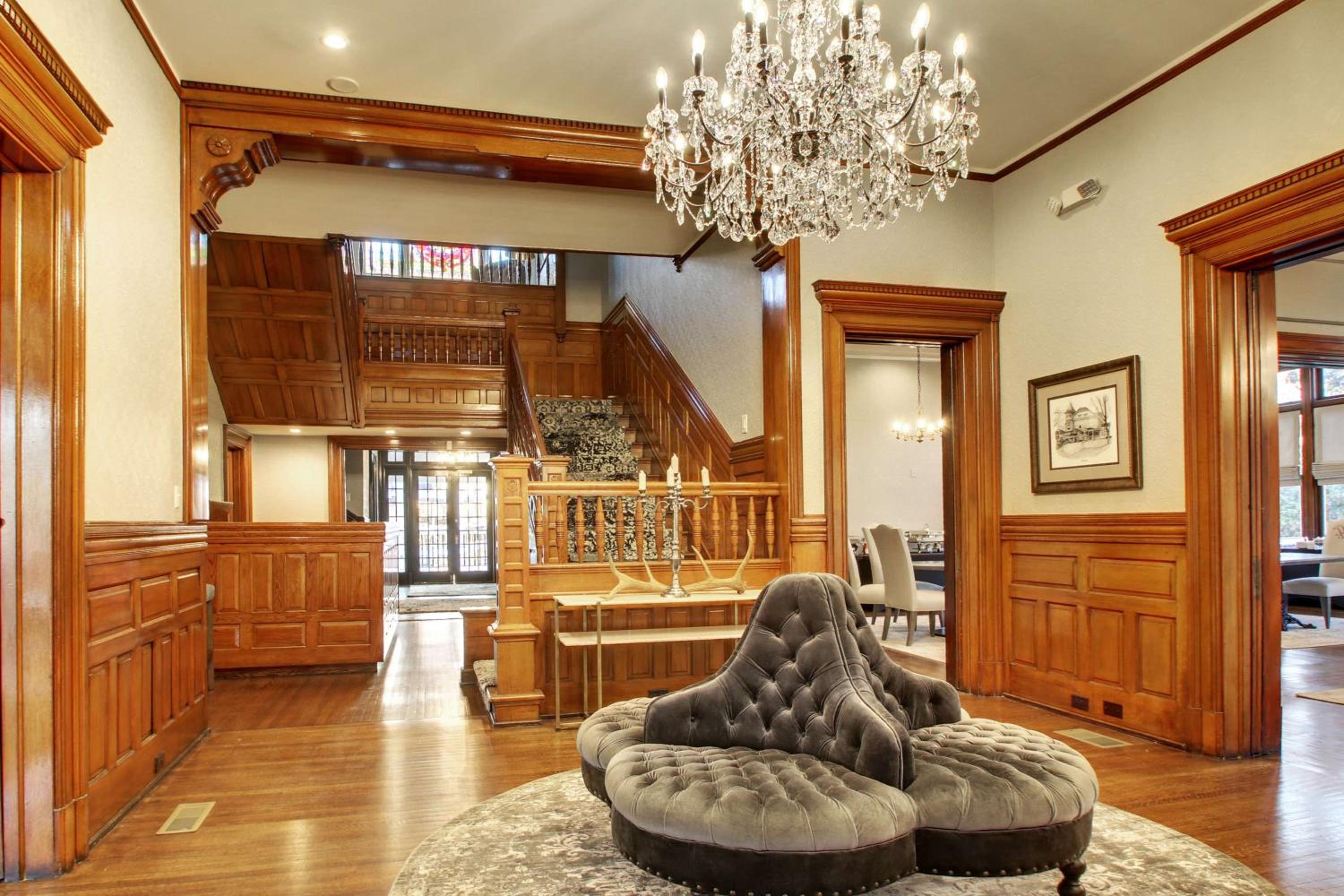 Hotel Finial BW Premier Collection Oxford - Anniston