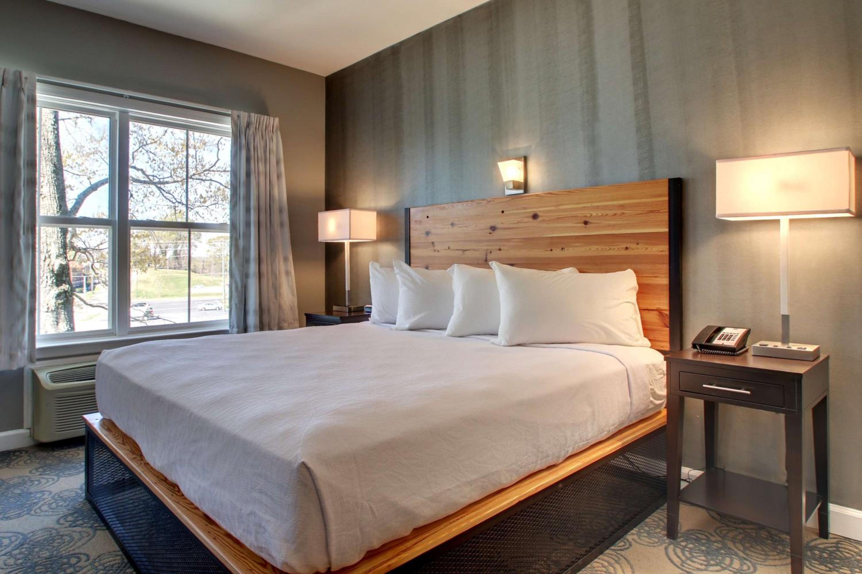Hotel Finial BW Premier Collection Oxford - Anniston
