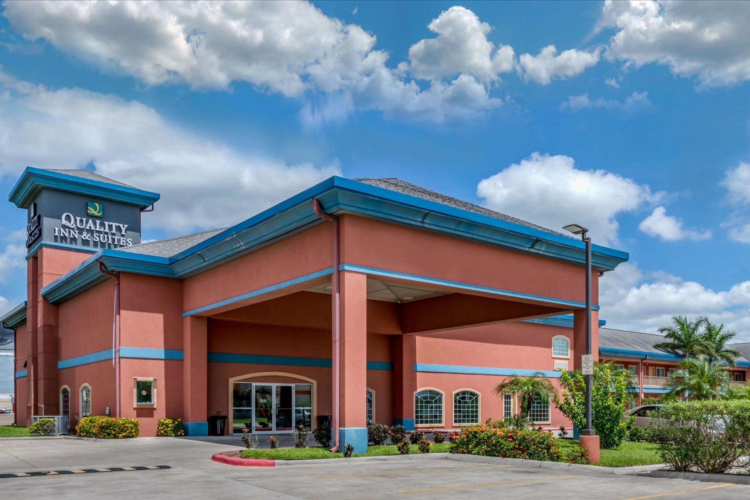McAllen Vacations - Quality Inn  Suites at The Outlets Mercedes-Weslaco - Property Image 1