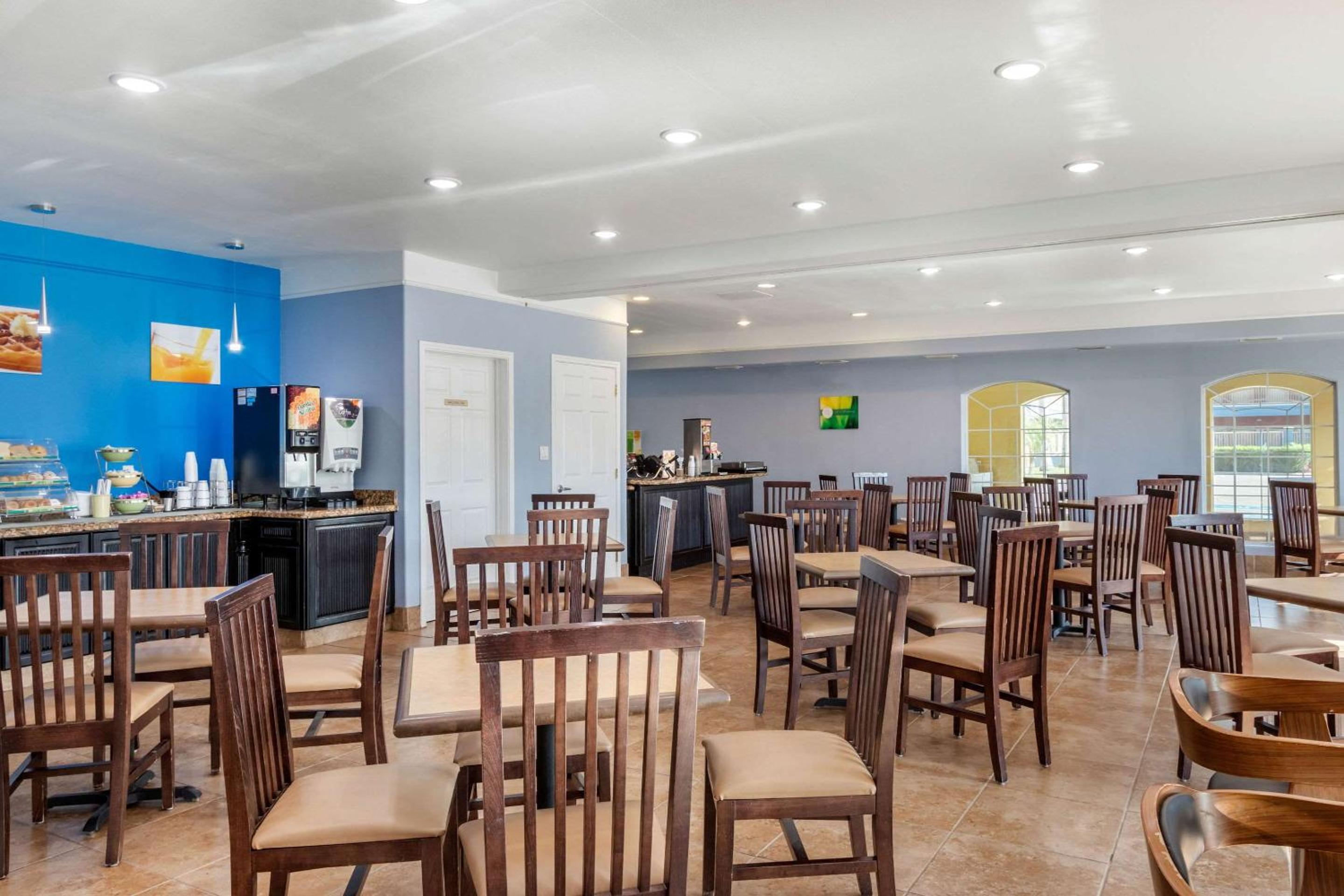 Quality Inn  Suites at The Outlets Mercedes-Weslaco - Property Image 4
