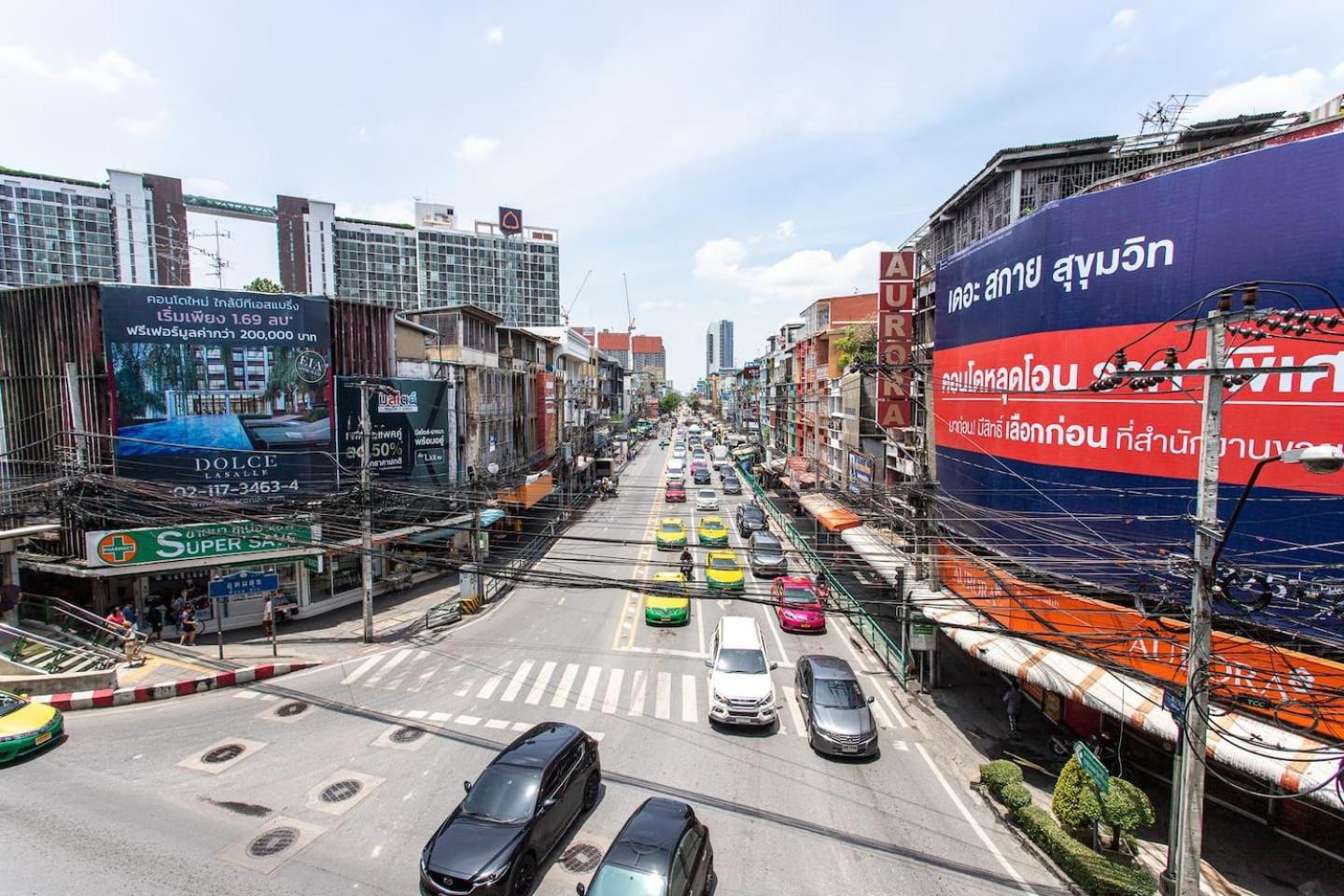U2 Large 2 Bedrooms 100m to BTS station