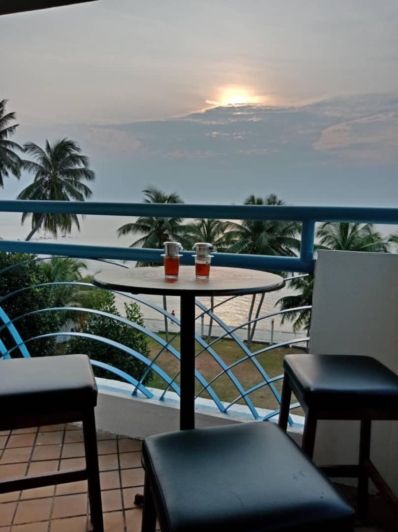 Beachfront Unit at Seri Bulan , Pantai Teluk Kemang photo 2