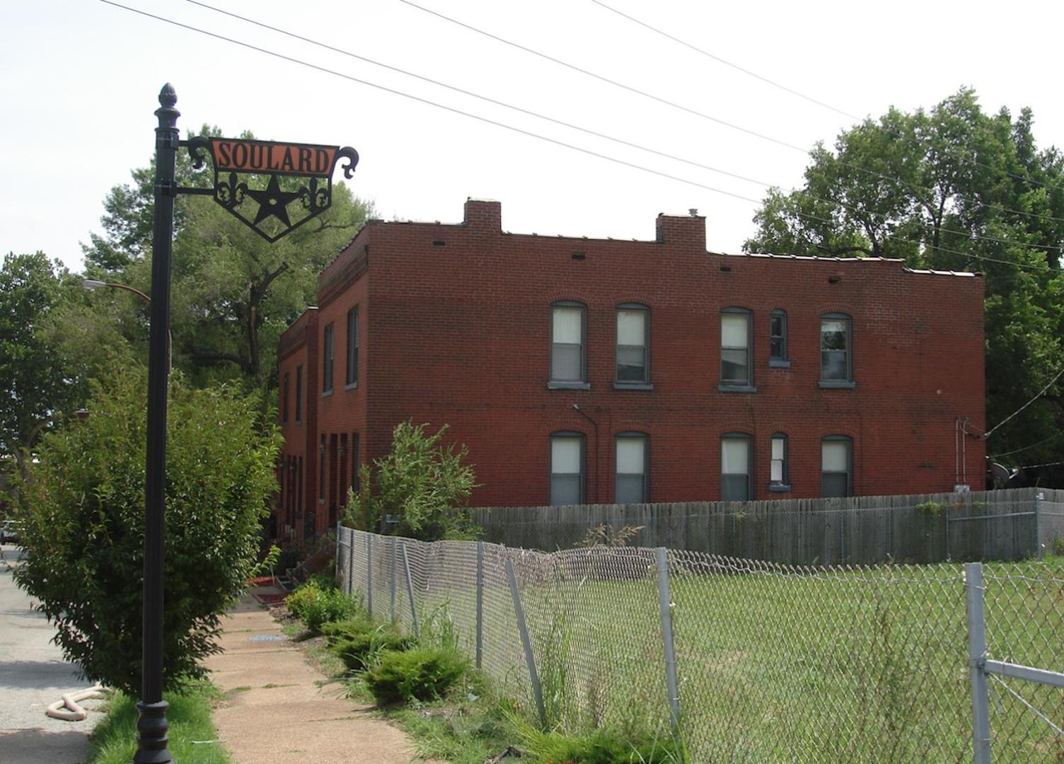 House in Soulard with Parking view 2