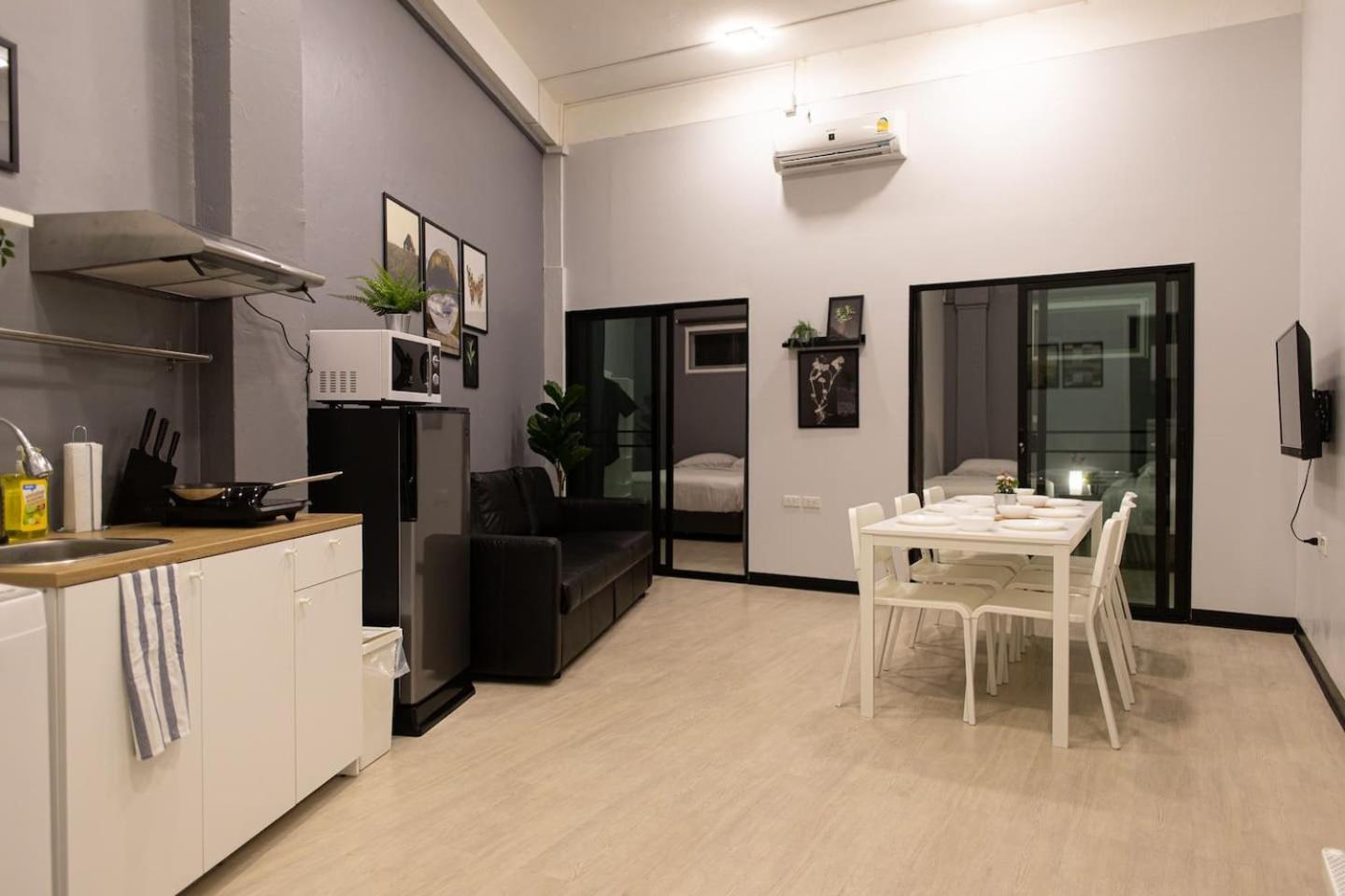 U1 Large 2 bed rooms BTS Udomsuk