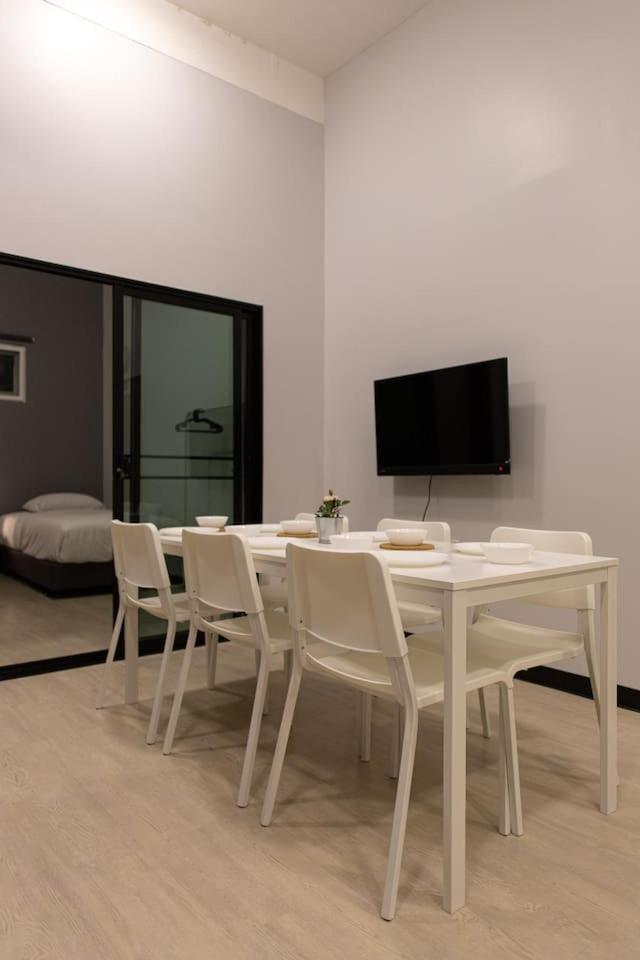 U1 Large 2 bed rooms BTS Udomsuk