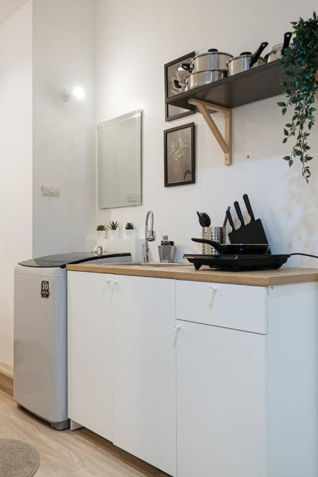 B3 Cosy Studio /5 guests/ Near MRT/full kitchen