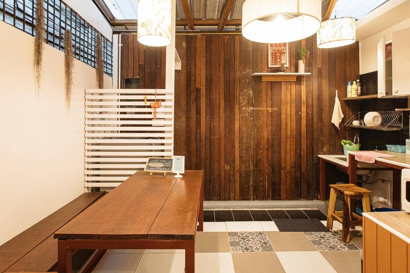 B3 Cosy Studio /5 guests/ Near MRT/full kitchen