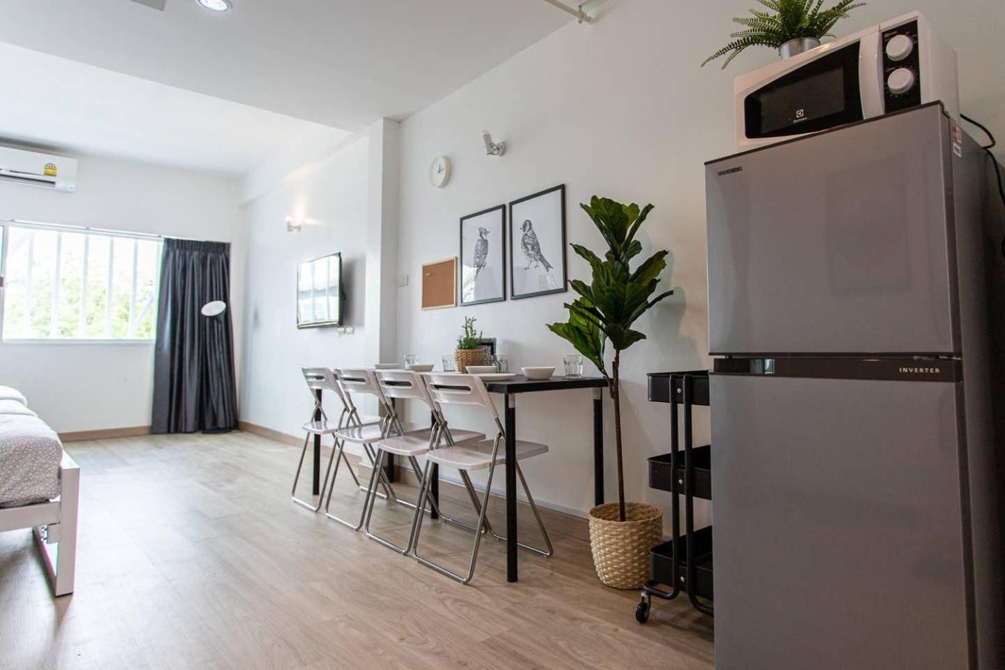 B3 Cosy Studio /5 guests/ Near MRT/full kitchen