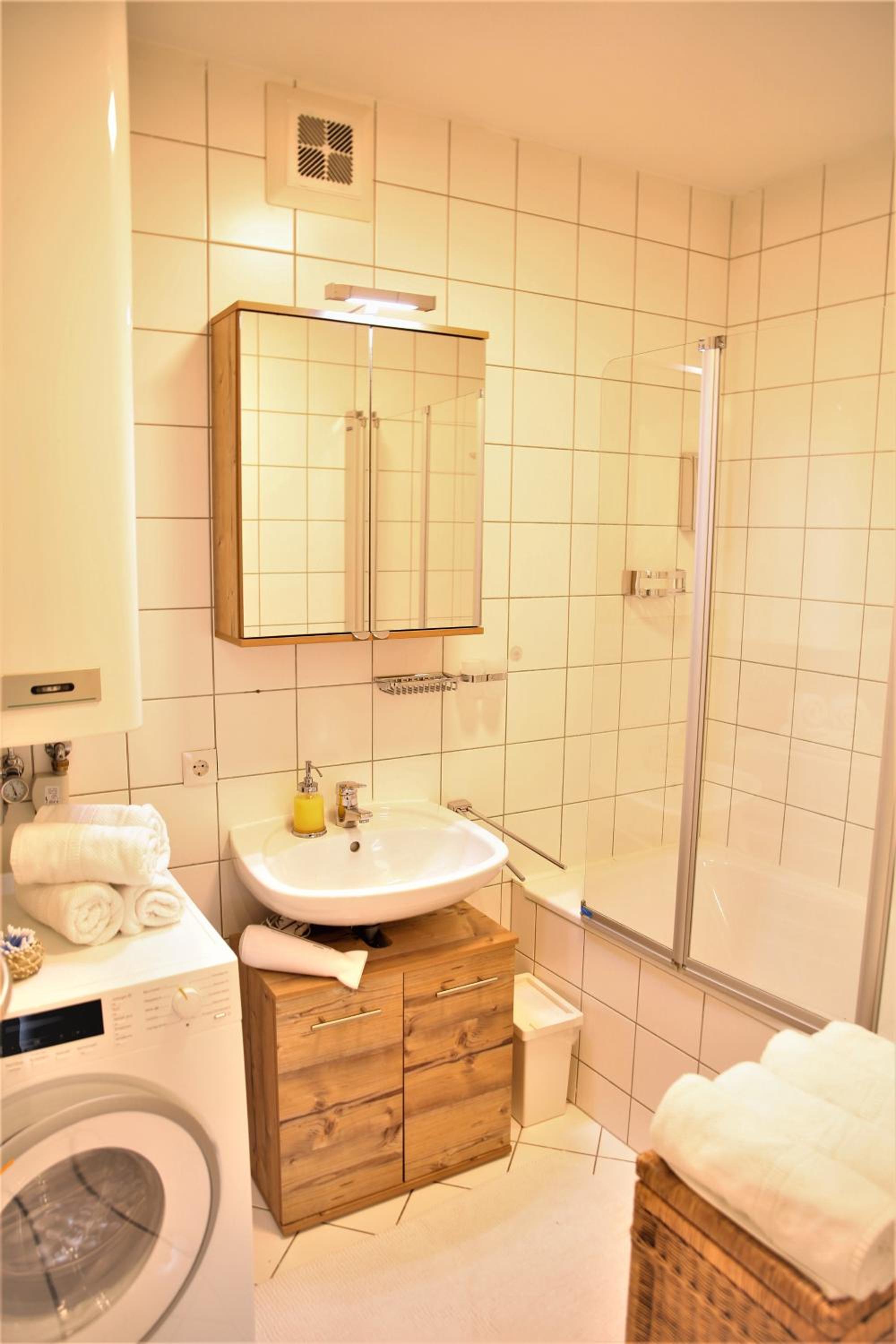 Modern apt in the most famous city postcard