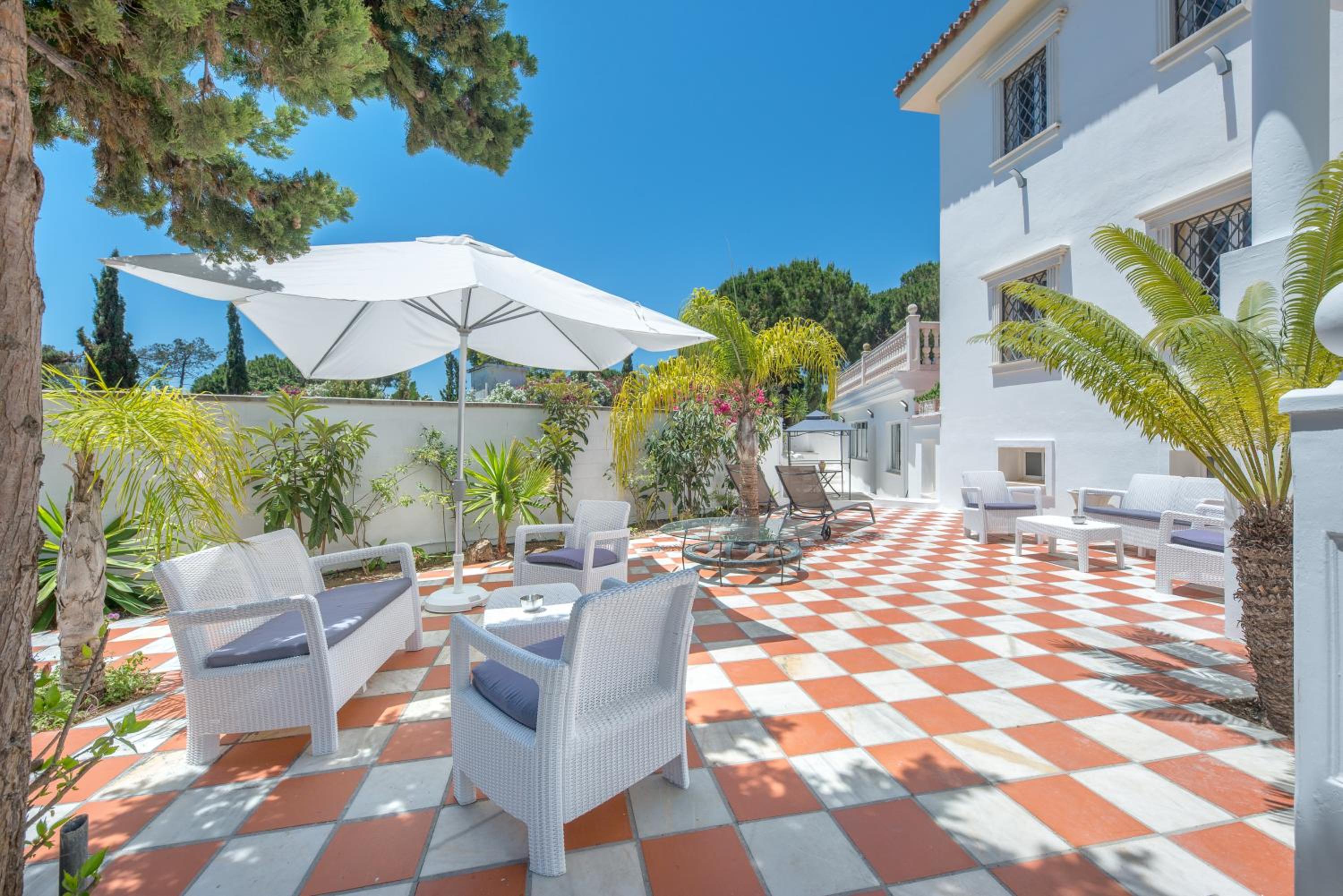 Elegant Classic Villa close to Nikki beach