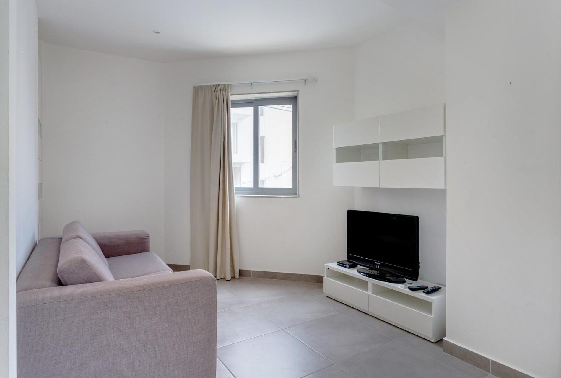 Cozy 1 BR Apartment in St Julians, Best Location view 3