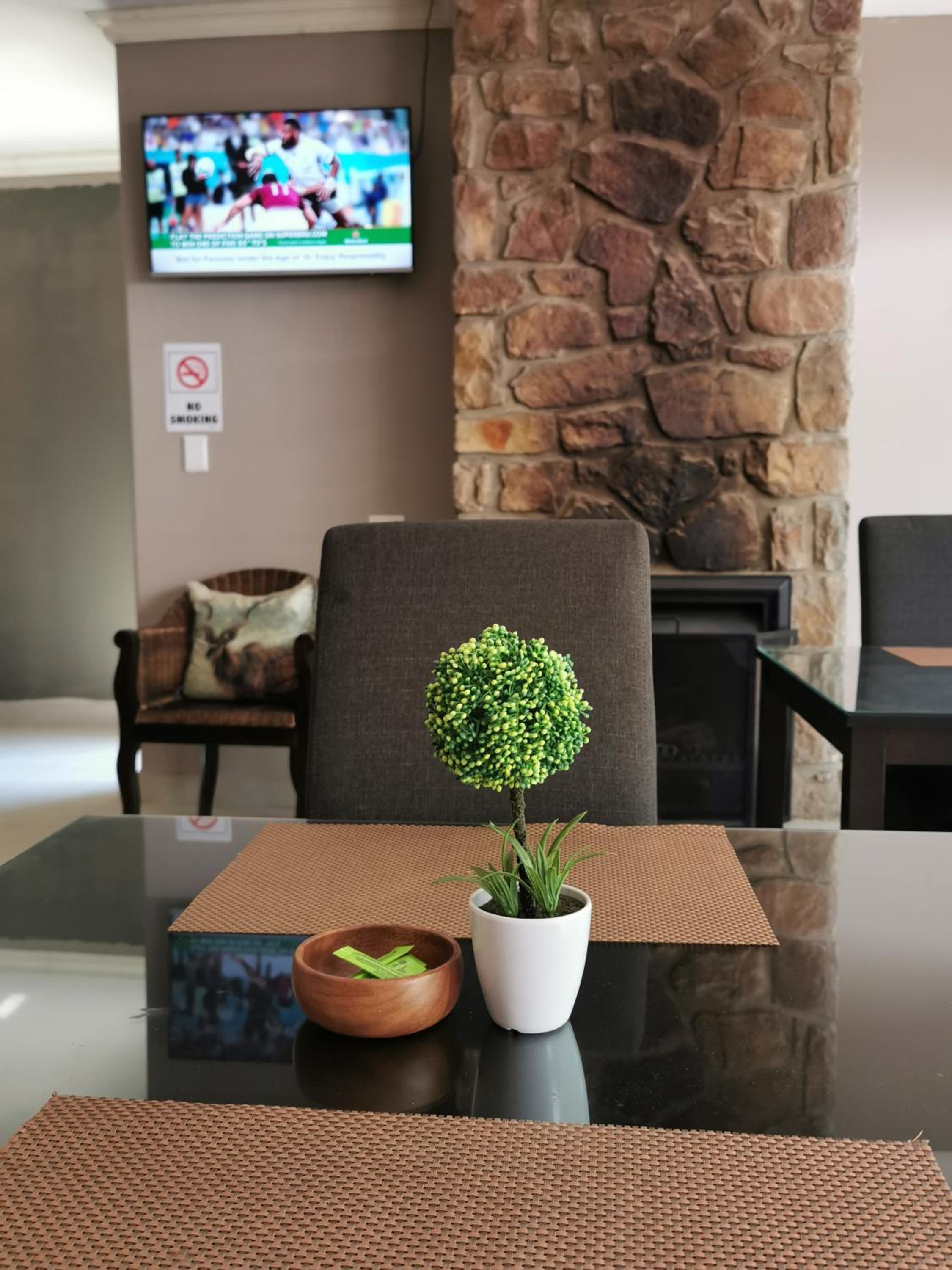 Aerotropolis Guest Lodge