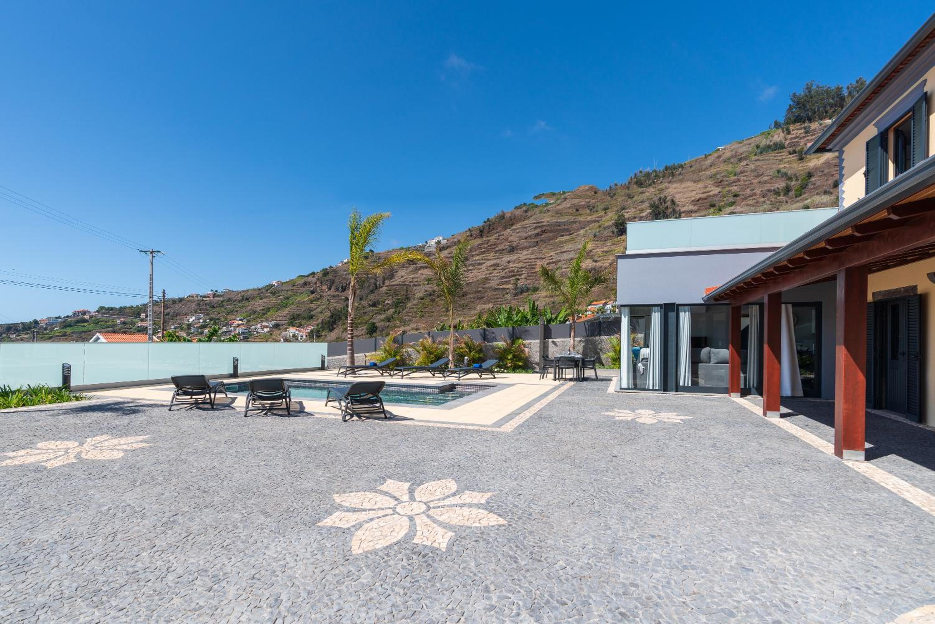 Casa Mariana by Rent2U, Lda view 3