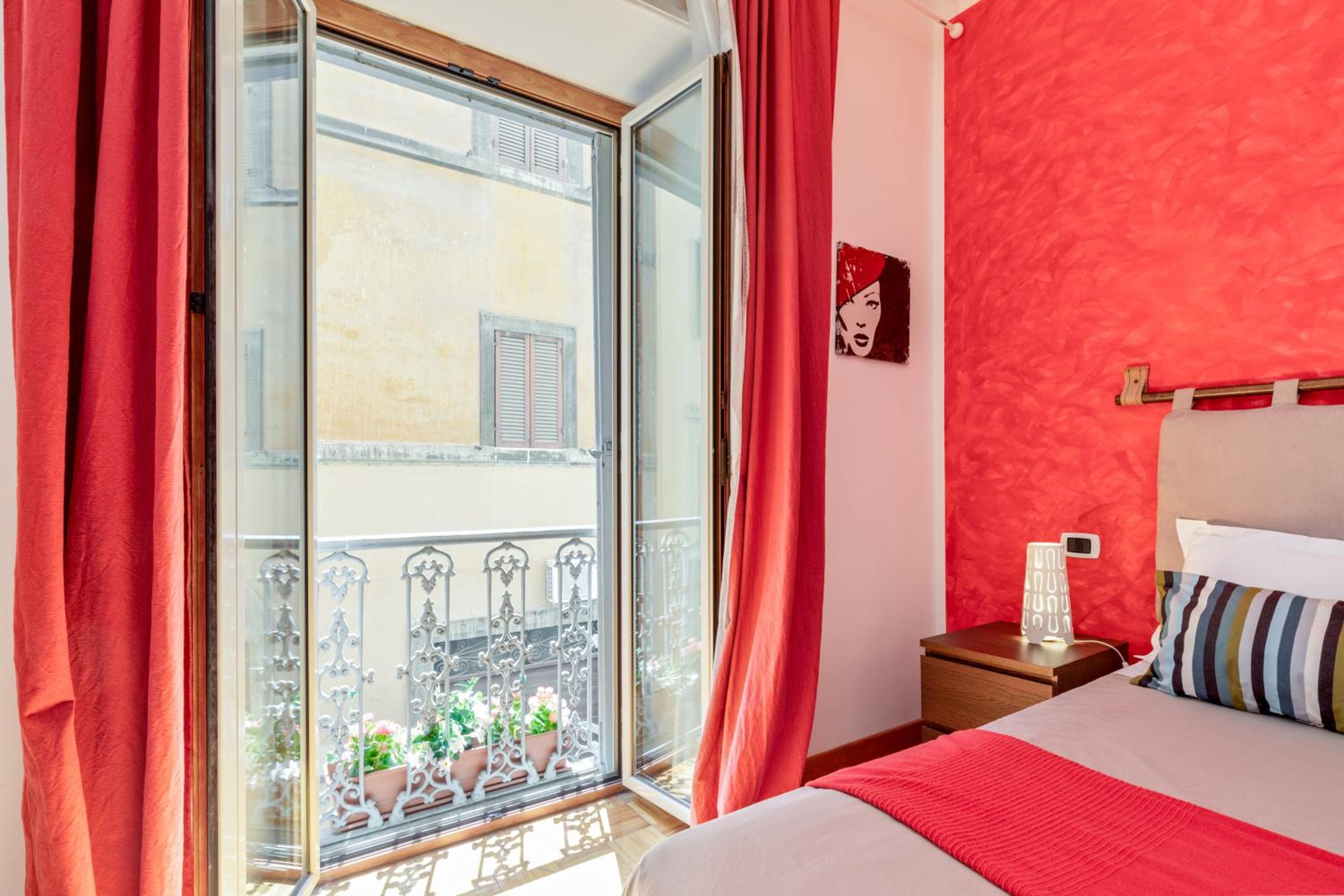 Urbana Apartment Colosseum