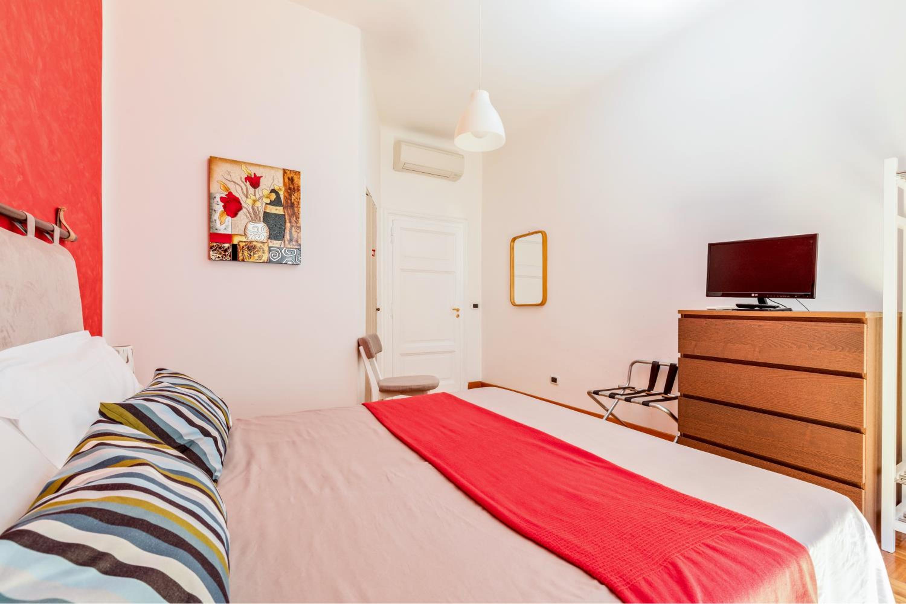 Urbana Apartment Colosseum