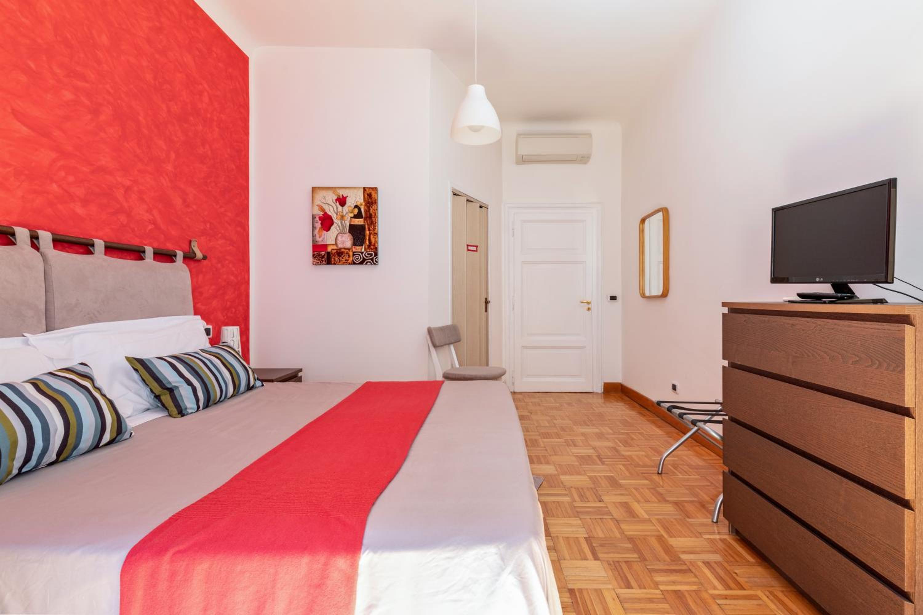 Urbana Apartment Colosseum