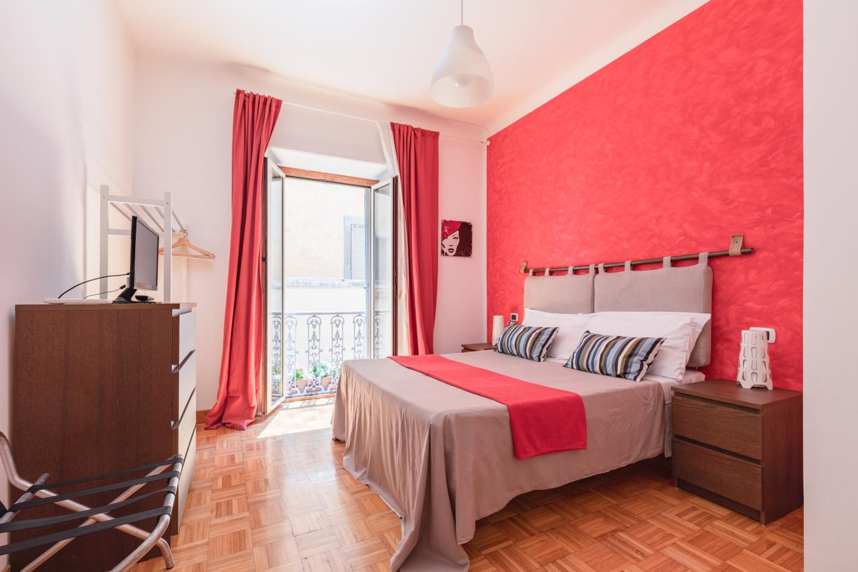 Urbana Apartment Colosseum