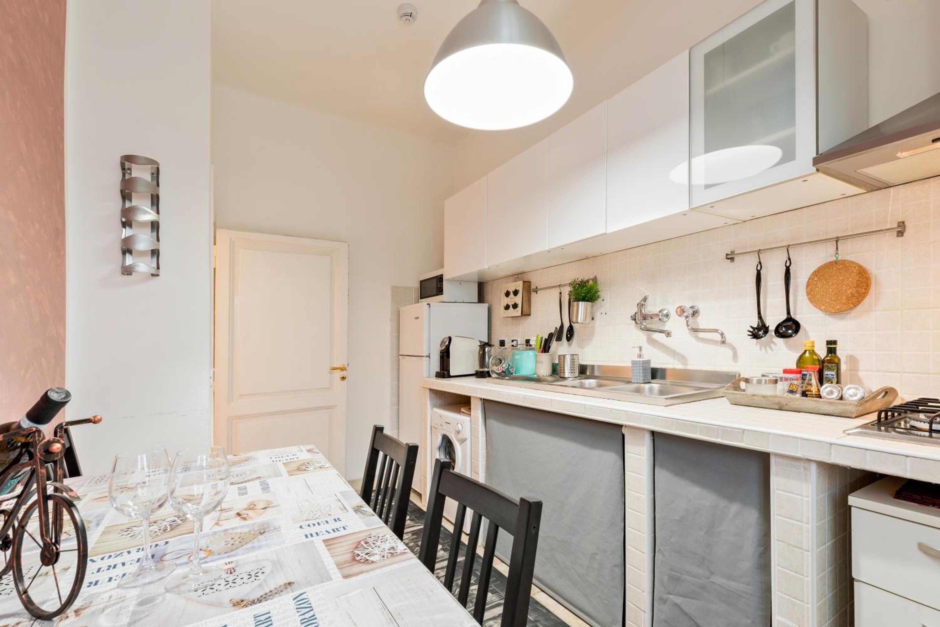 Urbana Apartment Colosseum