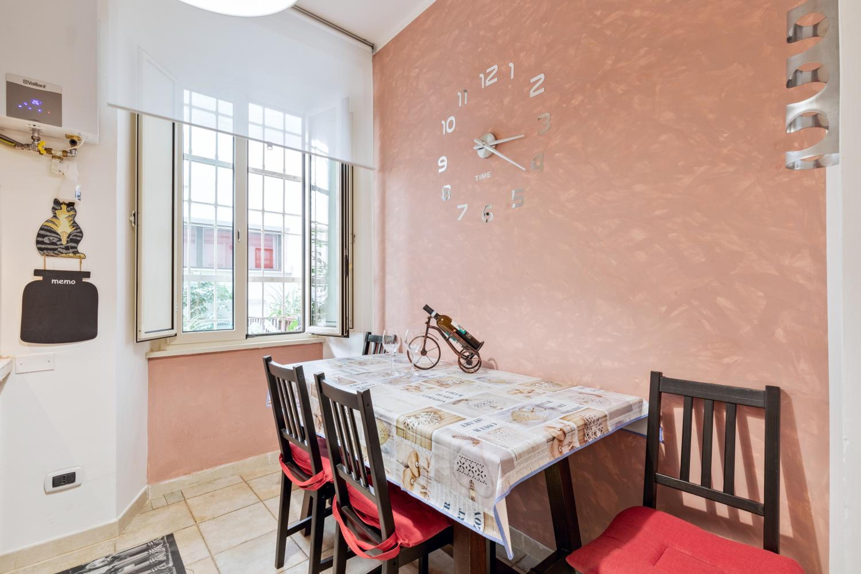 Urbana Apartment Colosseum