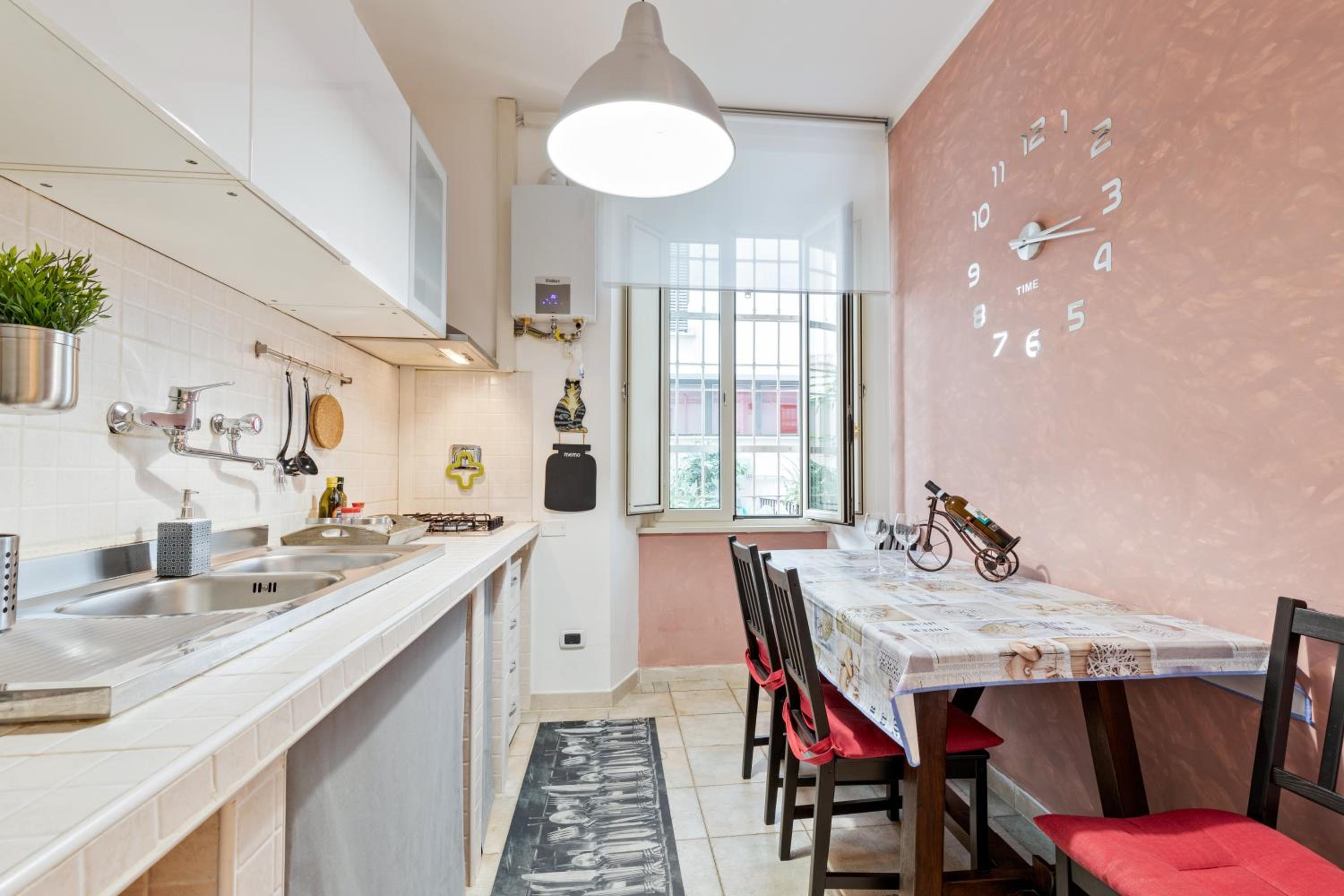 Urbana Apartment Colosseum