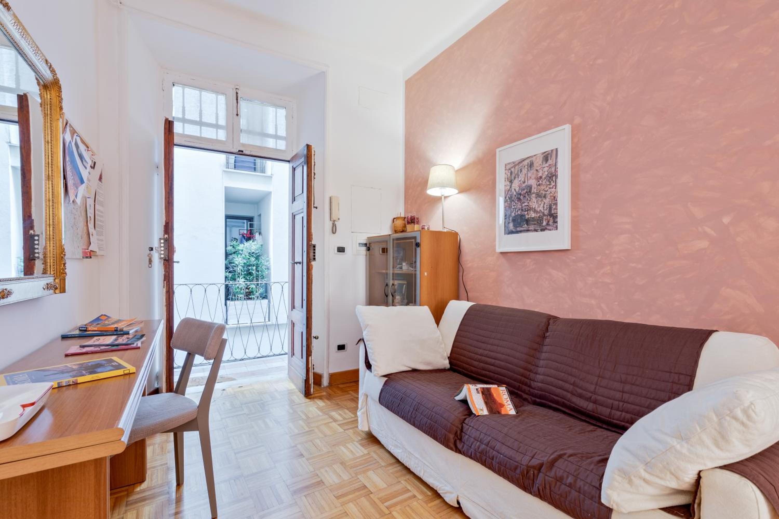 Urbana Apartment Colosseum