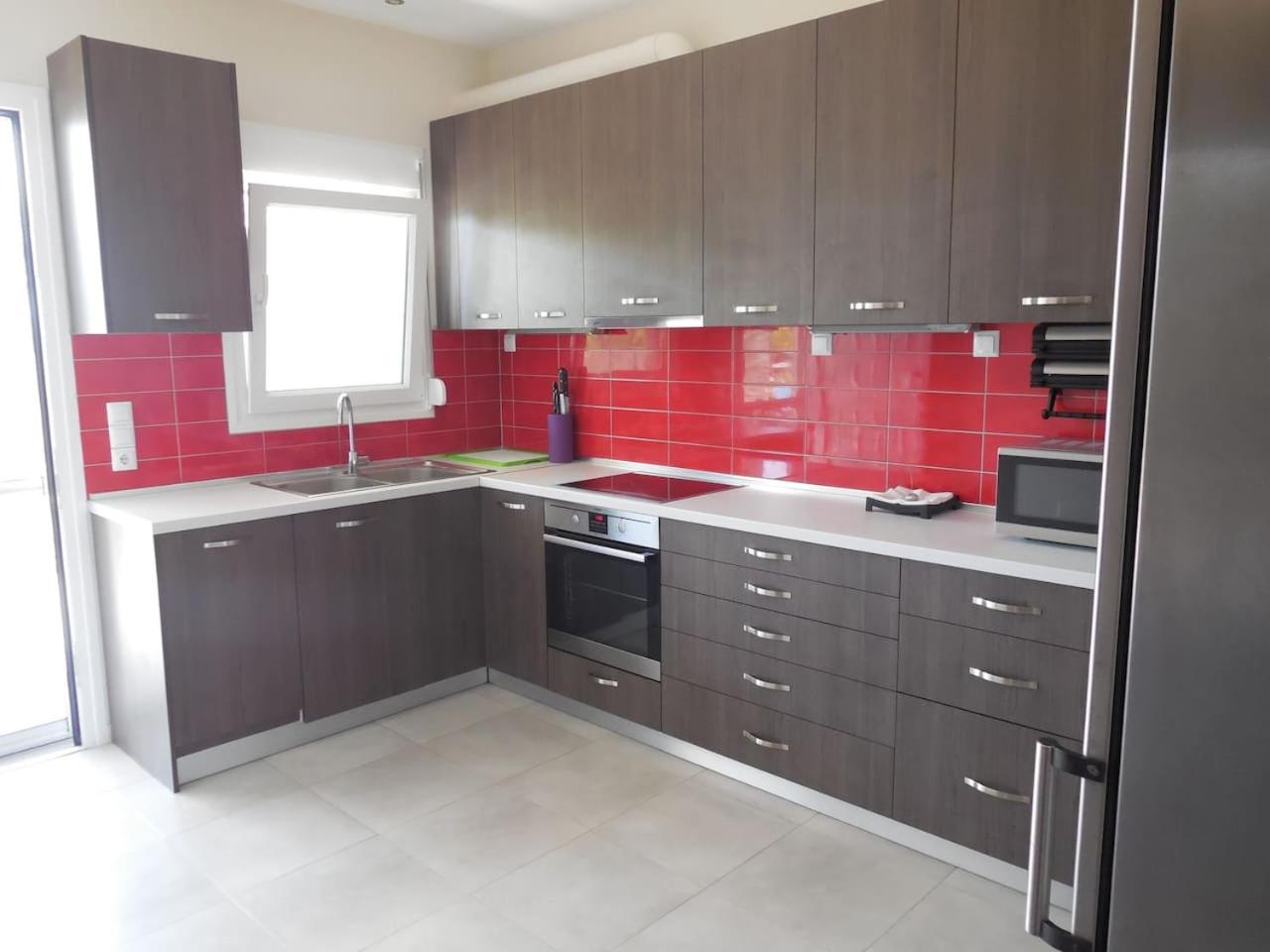 Costa Petra - Luxury Seaside Cottage with Garden - Vacation House for families in Greece view 4