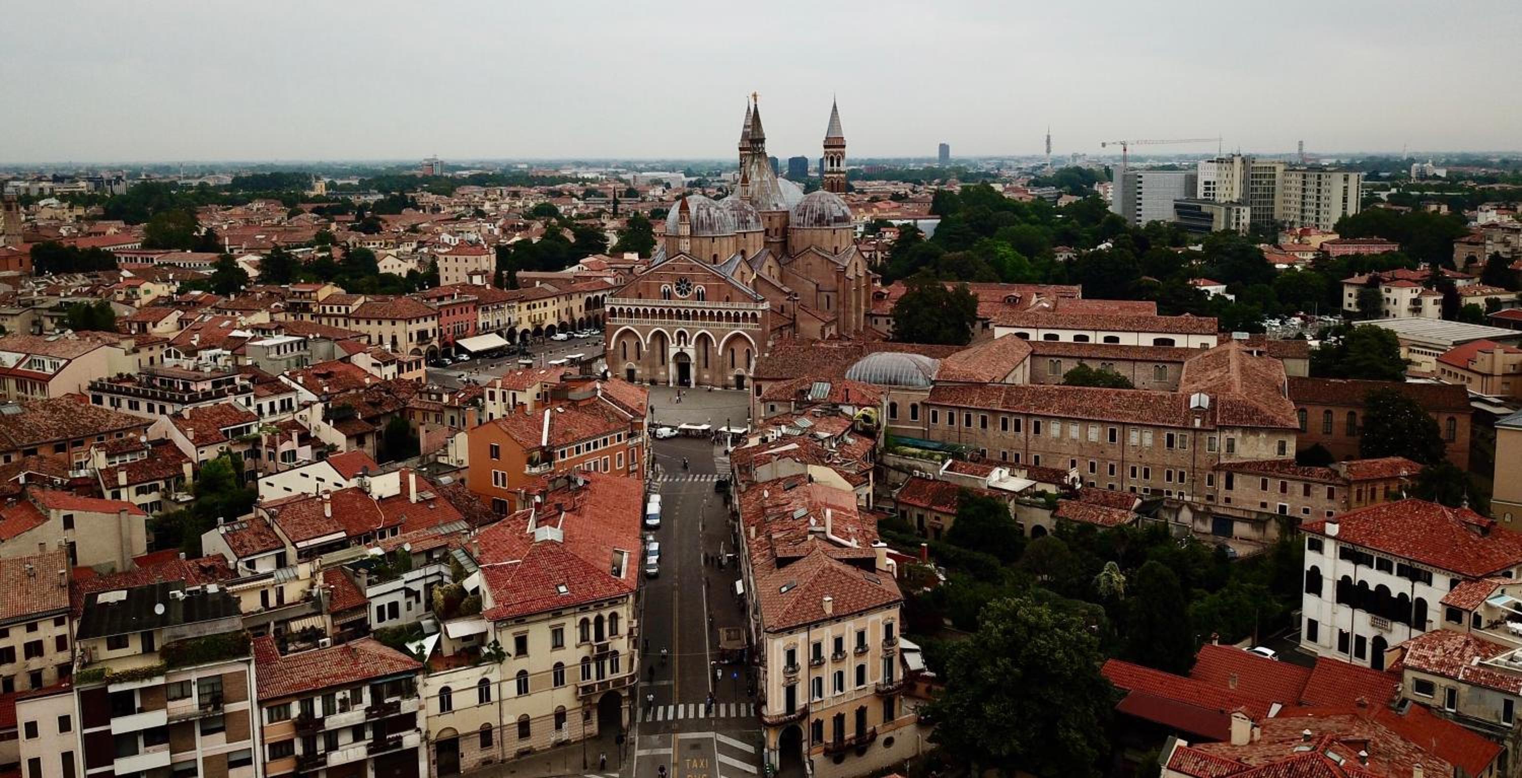 Deluxe Padova Apartment view 5