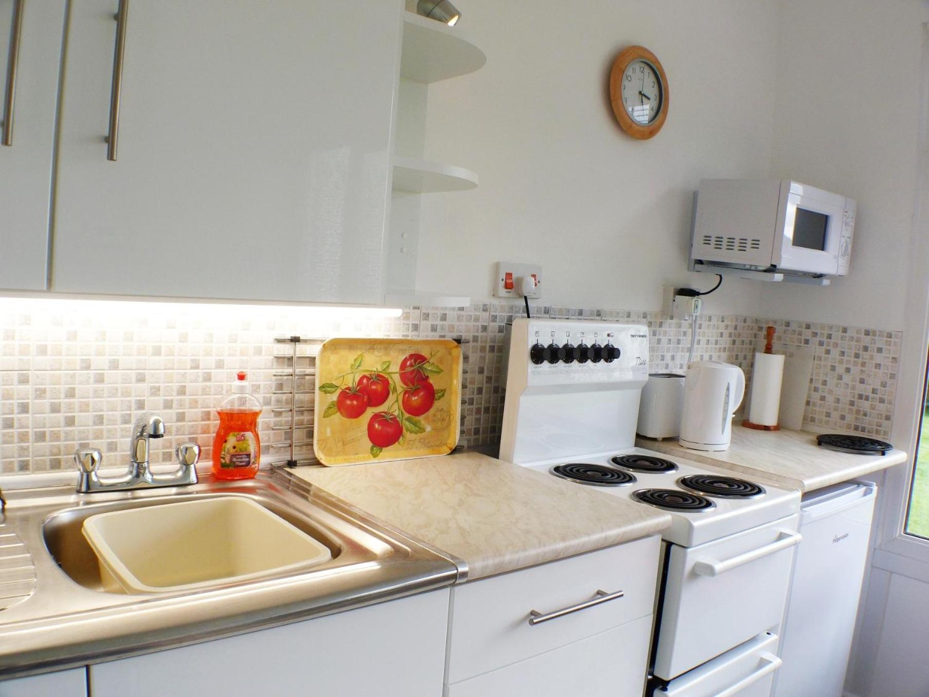 Chalet for two - Dartmouth view 5