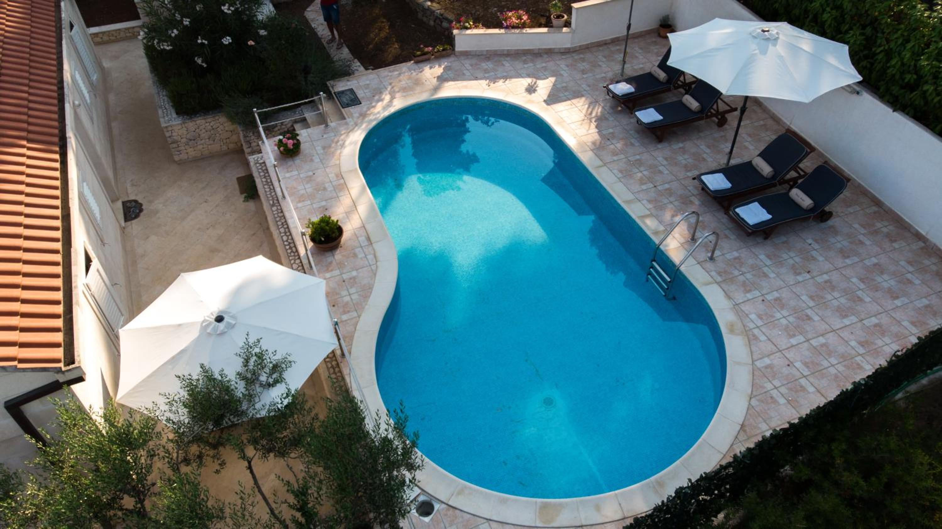 Photo 33