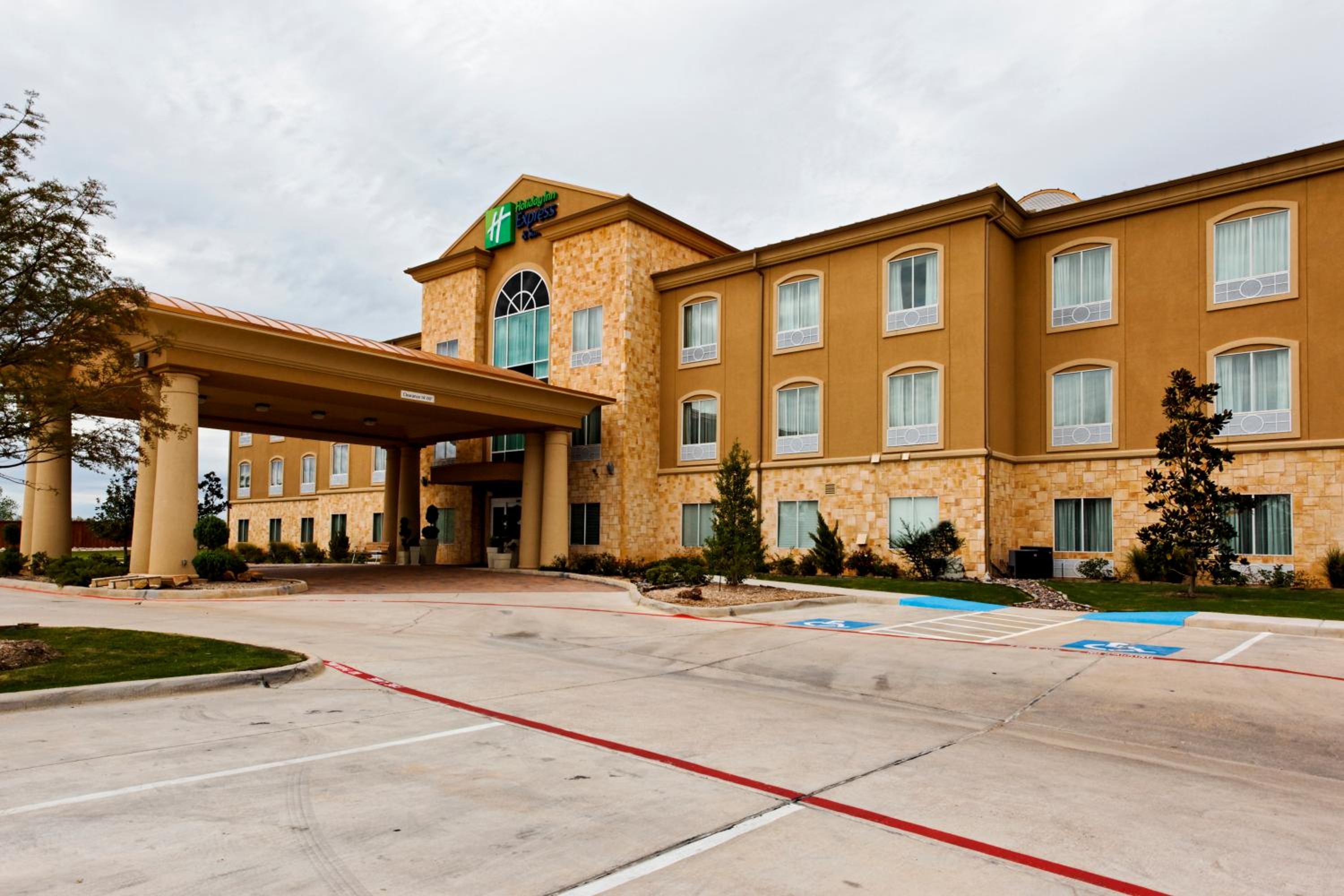 Holiday Inn Express Glen Rose by IHG view 2