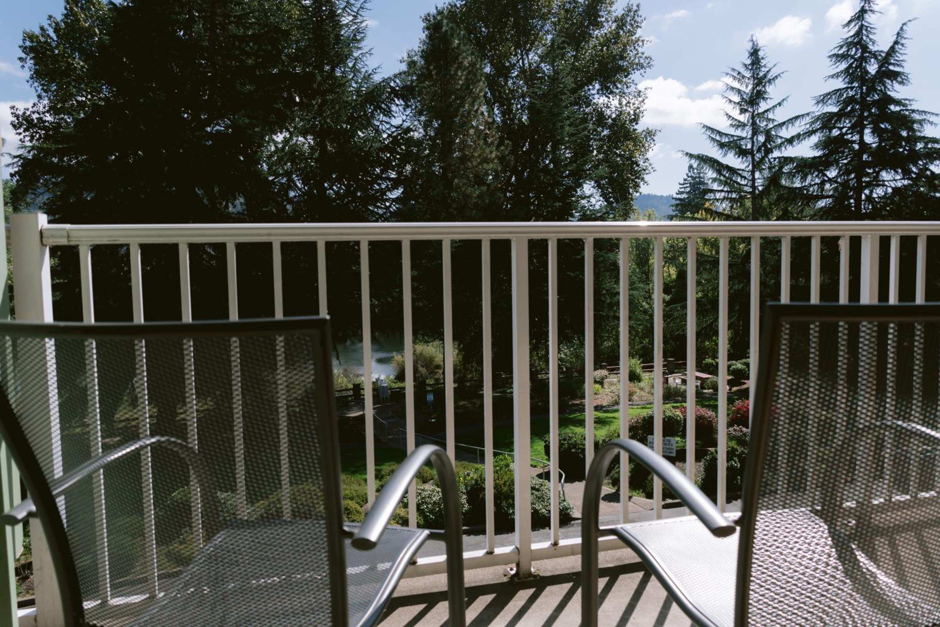 Roseburg Vacations - Riverfront Inn Roseburg - Property Image 12