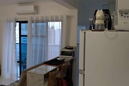 Apartamento dois dormitórios Praia das Pitangueiras